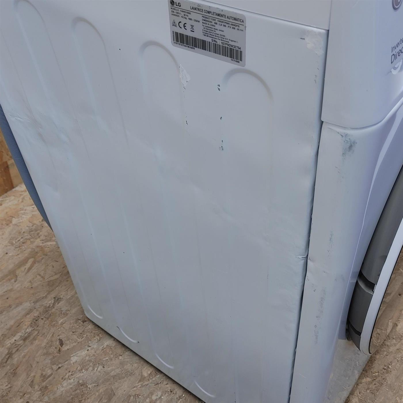 Lavatrice LG F4WV510S0E Caricamento frontale 10,5 kg 1360 Giri/min Bianco