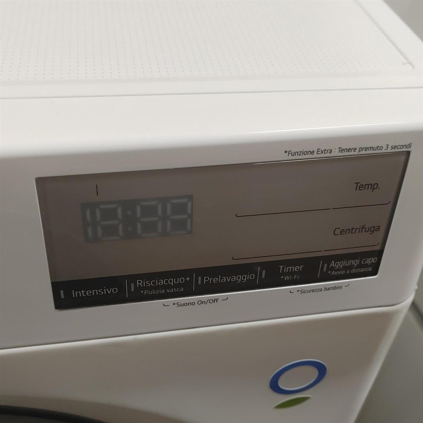 Lavatrice LG F2WV4S7S0E Carica frontale 7 kg 1200 Giri/min Bianco