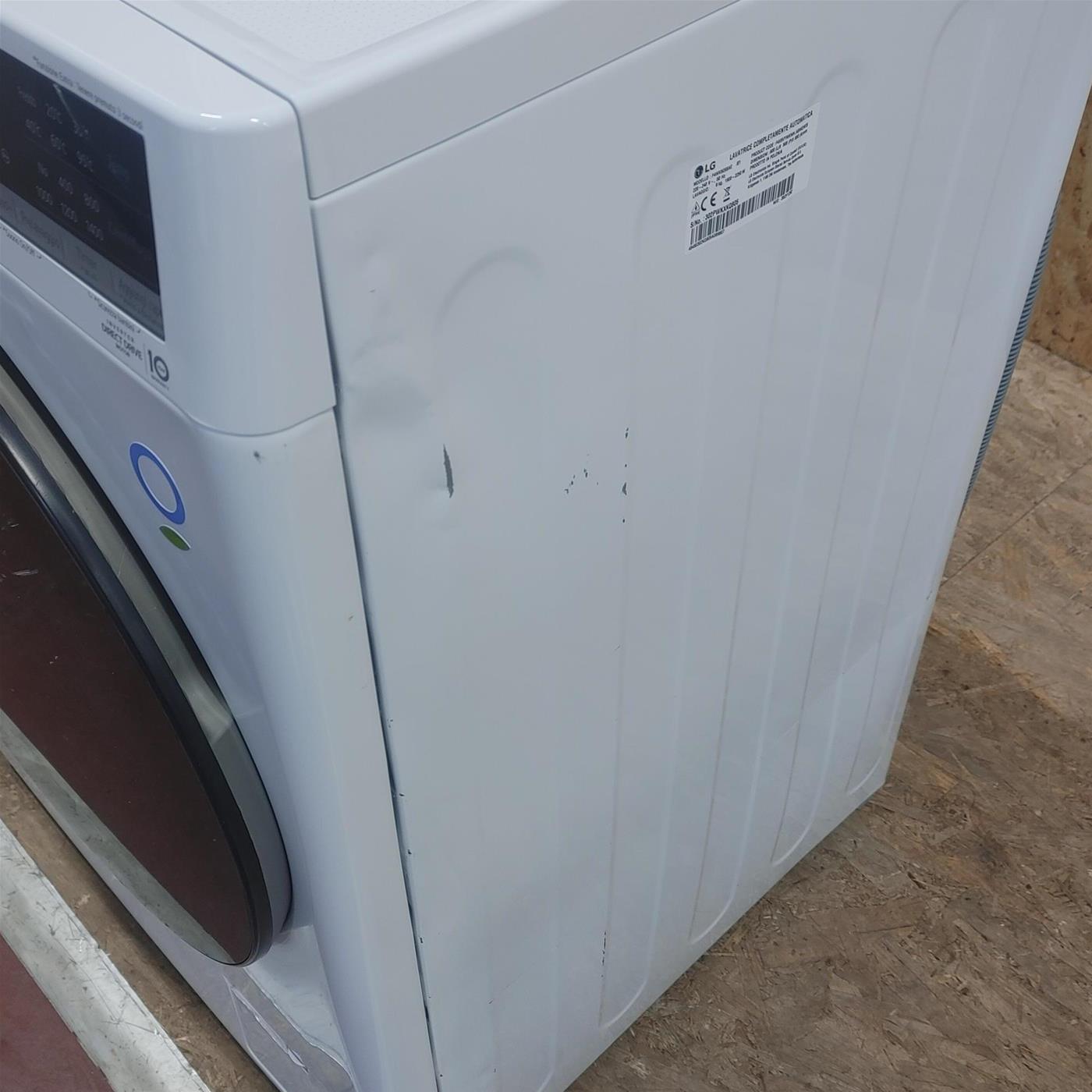 Lavatrice LG F4WV509SAE Carica frontale 9 kg 1400 Giri/min Bianco