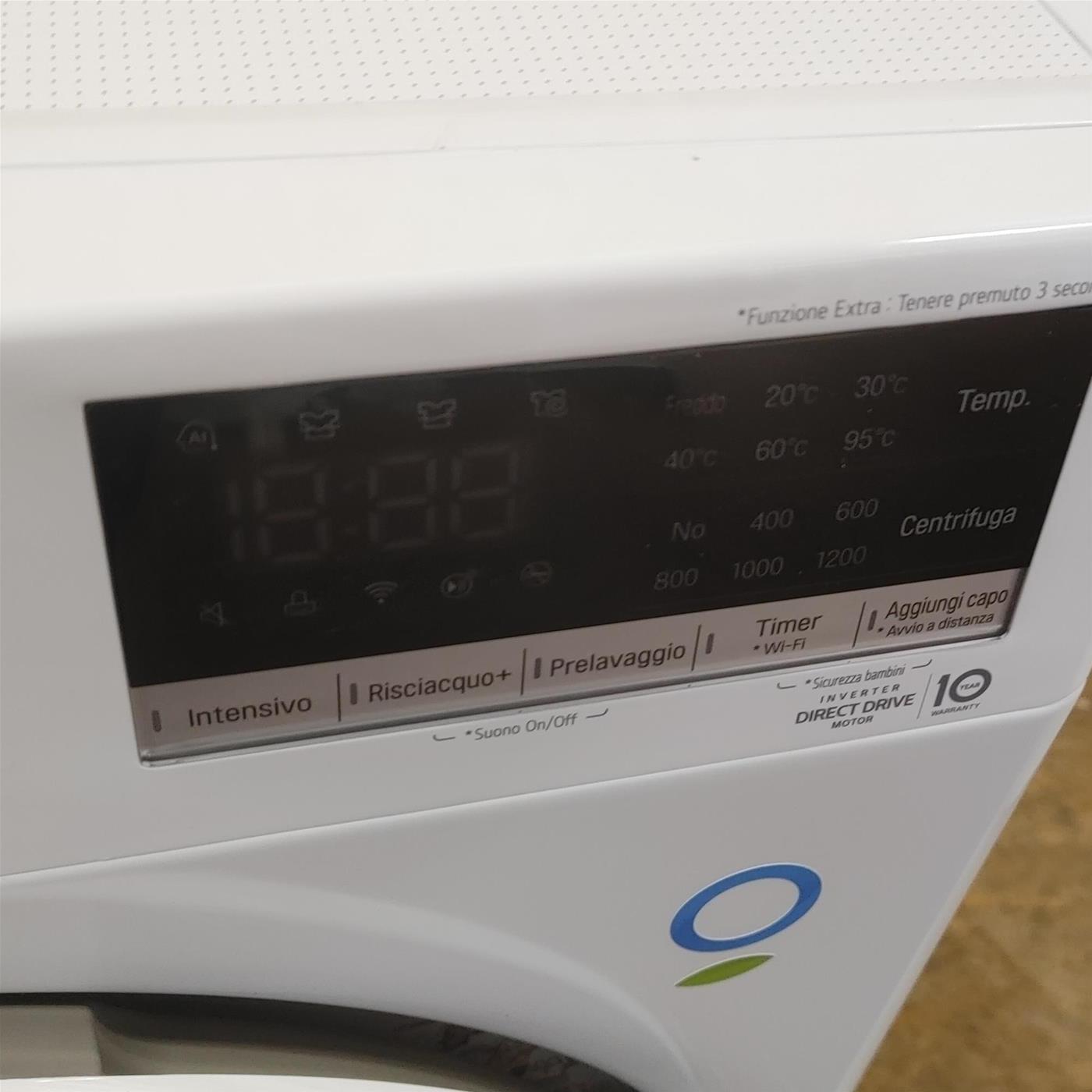 Lavatrice LG F4WV510S1E Caricamento frontale 10,5 kg 1400 Giri/min Bianco