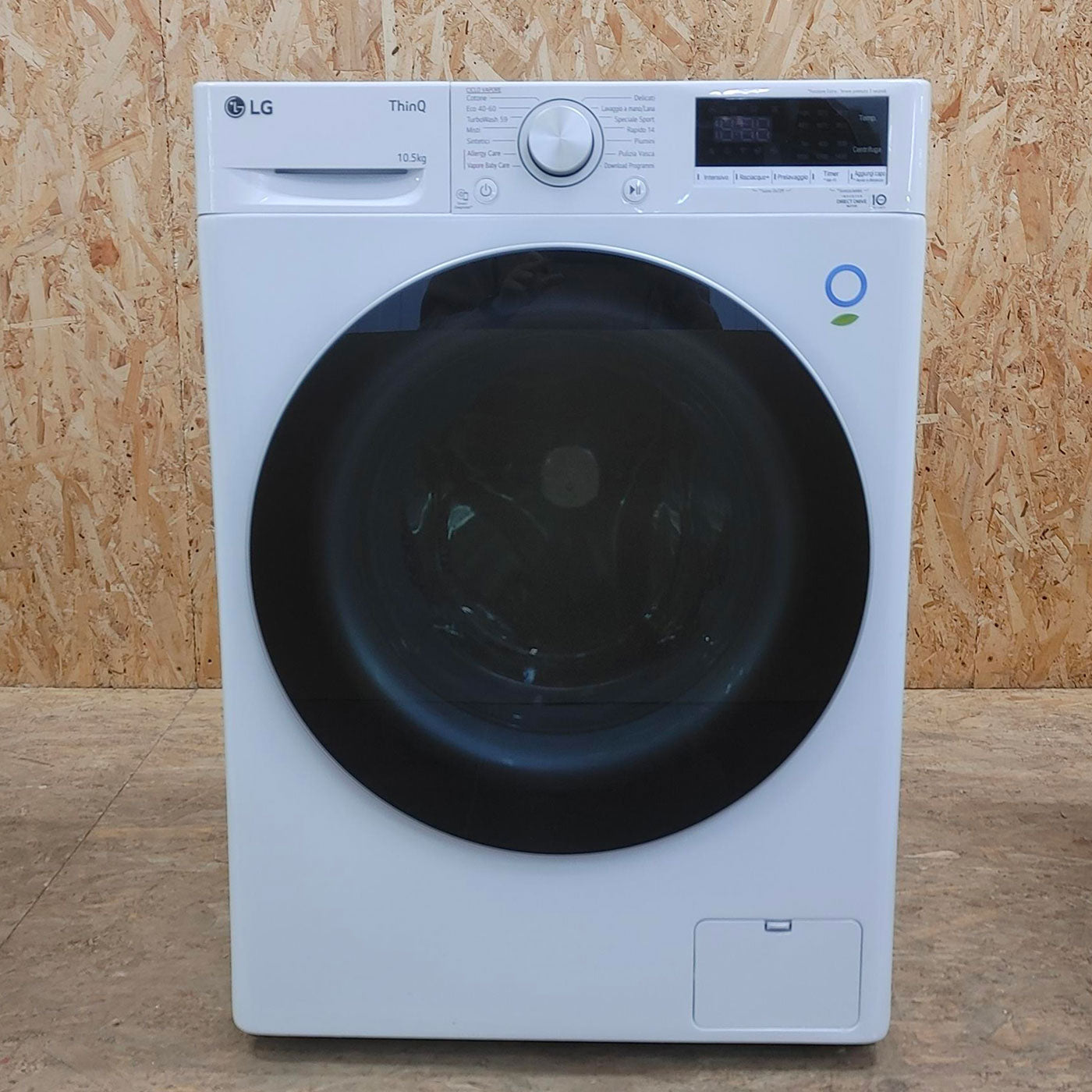 Lavatrice LG F4WV510S1E Caricamento frontale 10,5 kg 1400 Giri/min Bianco