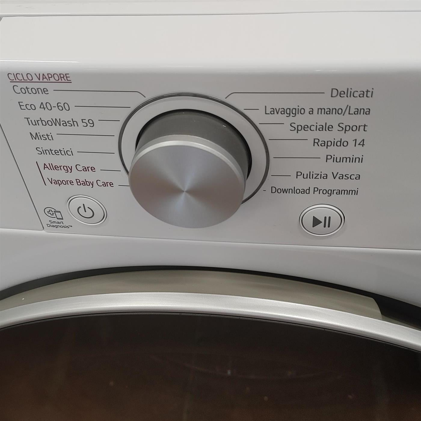 Lavatrice LG F4WV510S1E Caricamento frontale 10,5 kg 1400 Giri/min Bianco