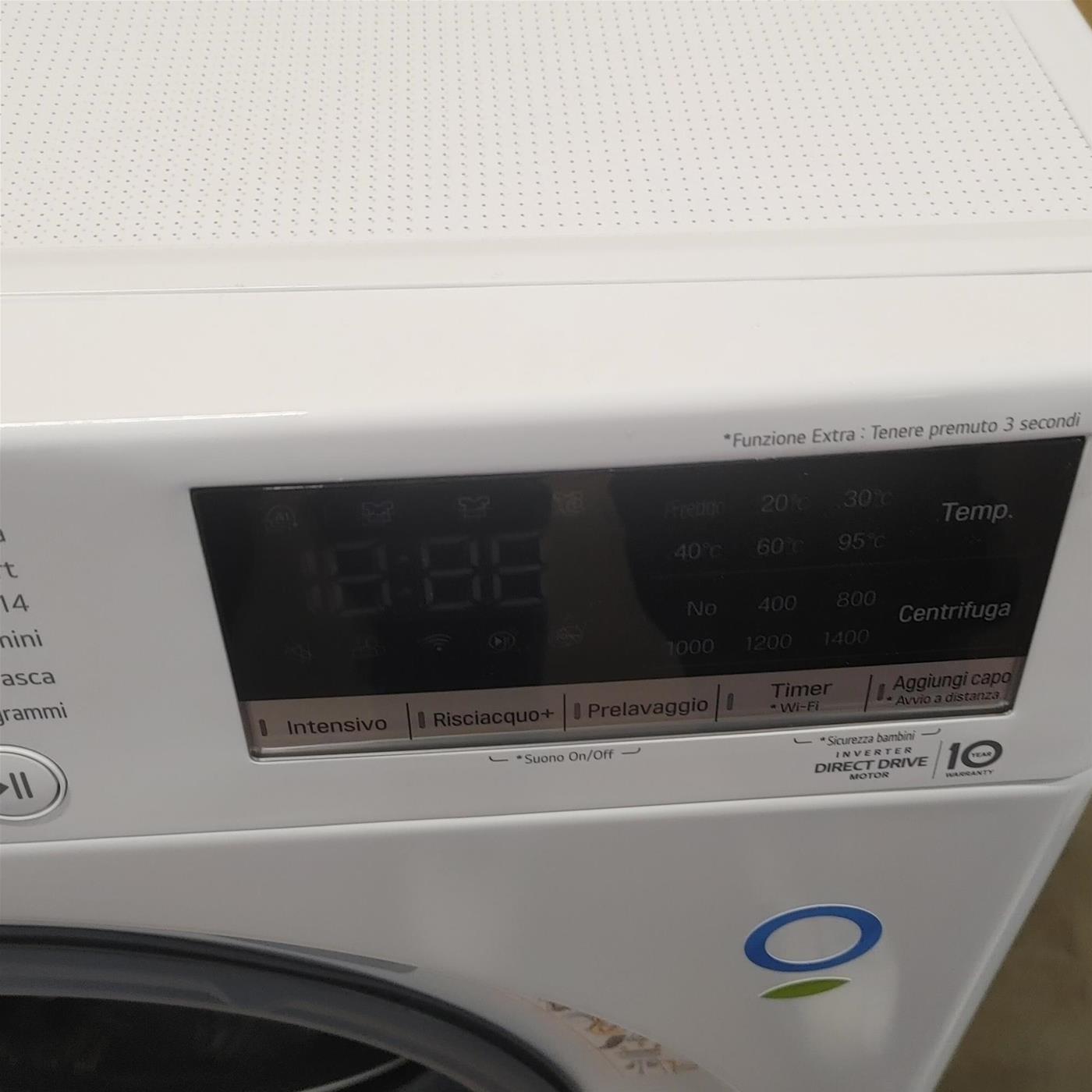 Lavatrice LG F4WV510S1E Caricamento frontale 10,5 kg 1400 Giri/min Bianco