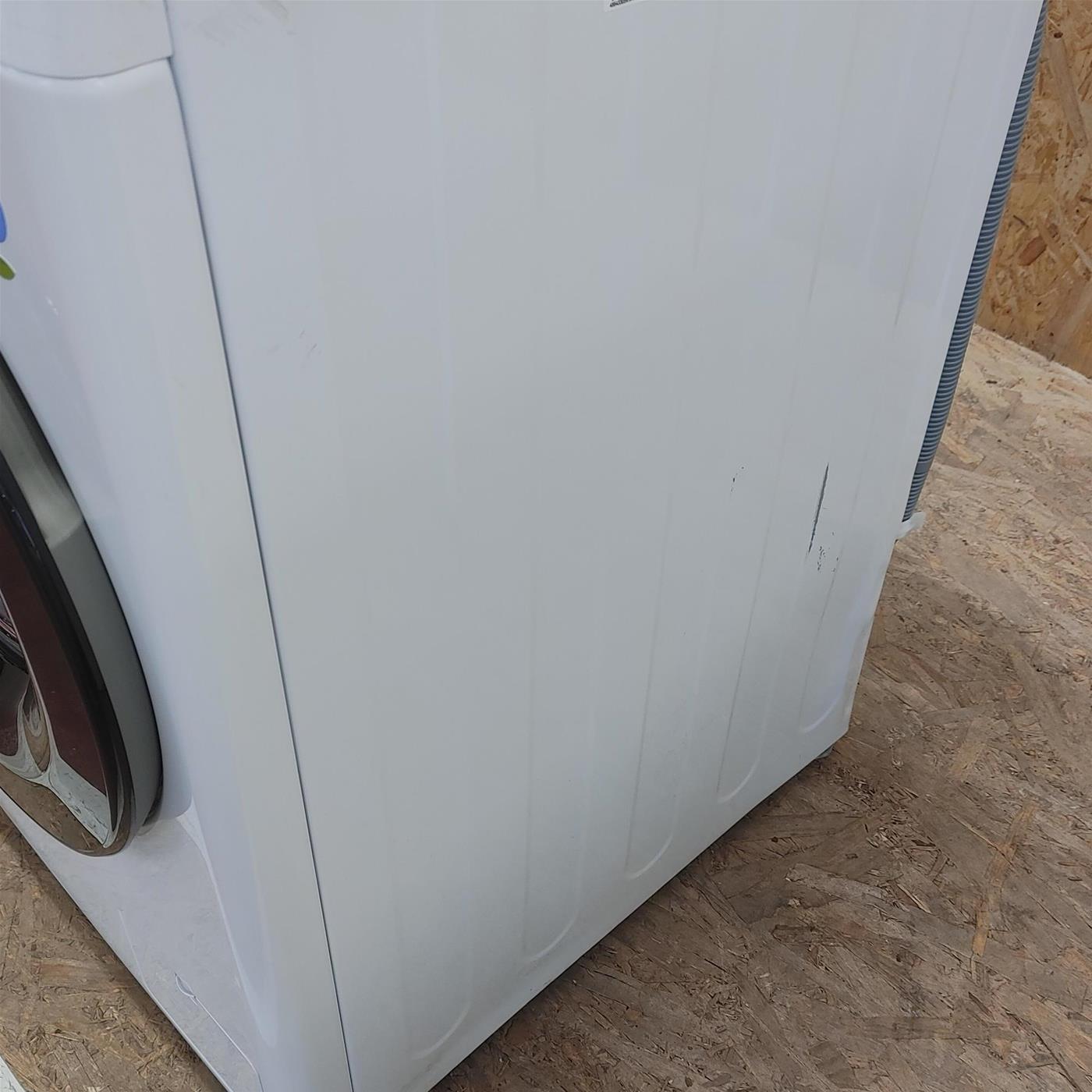 LG F4WV510SAE lavatrice Caricamento frontale 10,5 kg 1400 Giri/min A Bianco