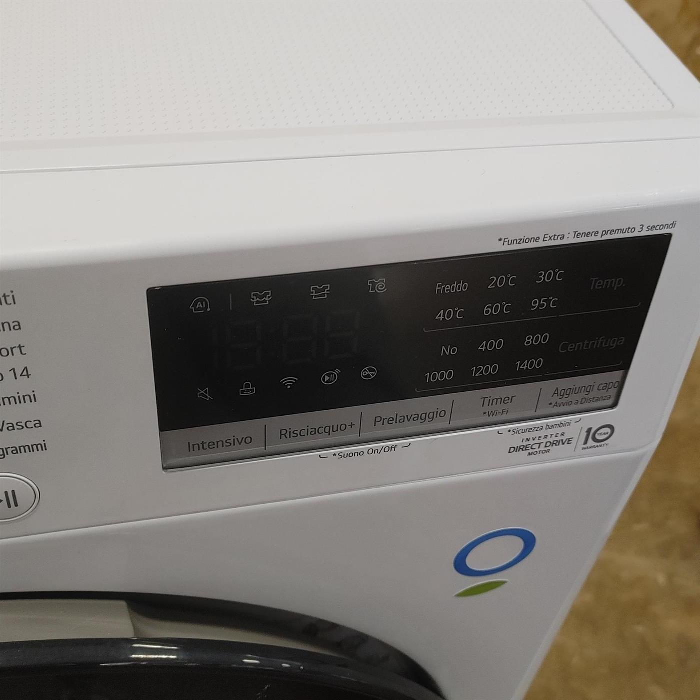 LG F4WV510SAE lavatrice Caricamento frontale 10,5 kg 1400 Giri/min A Bianco