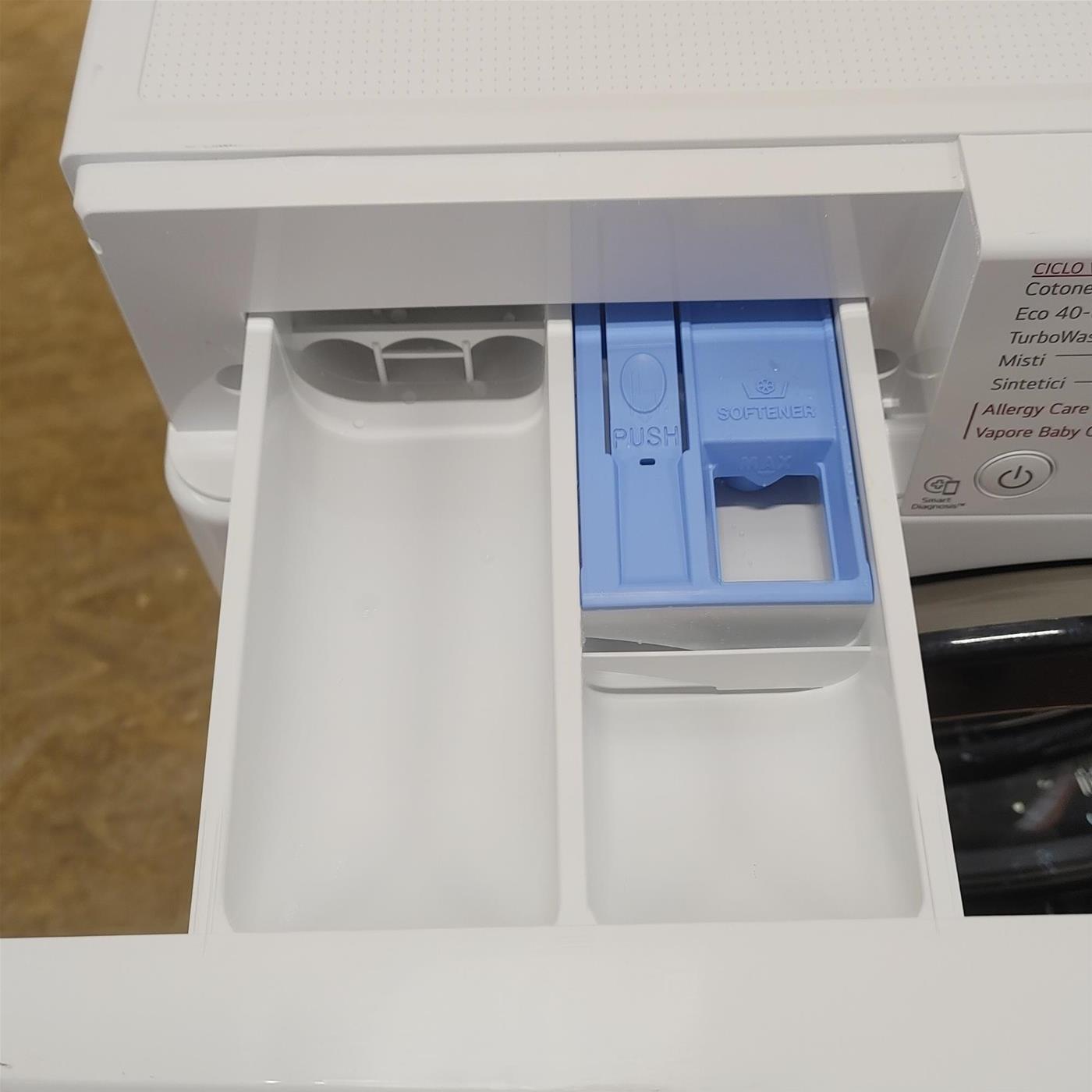 LG F4WV510SAE lavatrice Caricamento frontale 10,5 kg 1400 Giri/min A Bianco