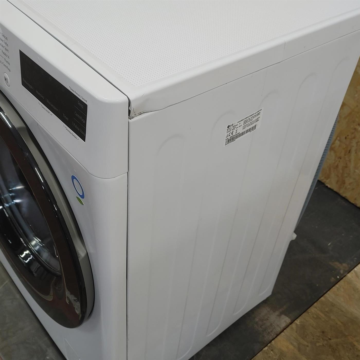 LG F4WV510SAE lavatrice Caricamento frontale 10 kg 1400 Giri/min A Bianco