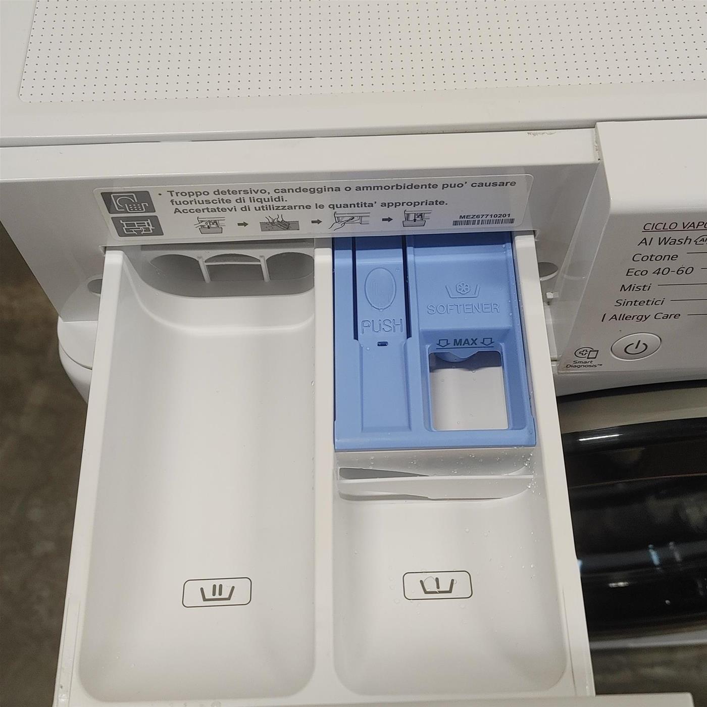 LG F4WV510SAE lavatrice Caricamento frontale 10 kg 1400 Giri/min A Bianco