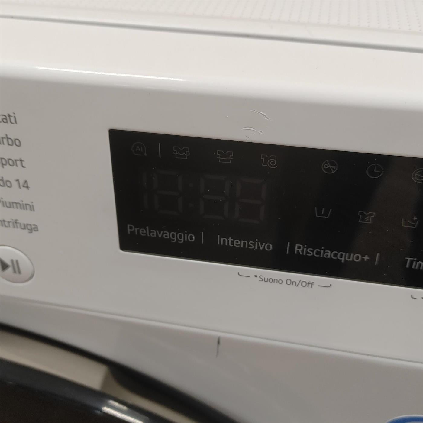 LG F4WV510SAE lavatrice Caricamento frontale 10 kg 1400 Giri/min A Bianco