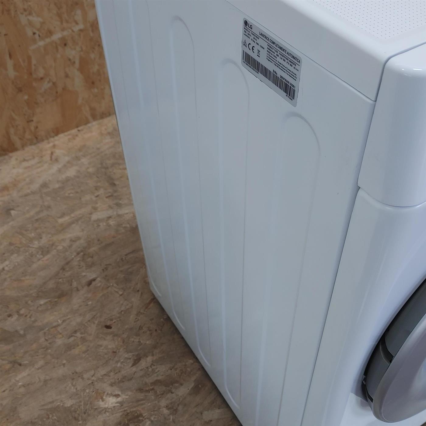 LG F4WV310S4E.ABWQWIS lavatrice Carica frontale 10,5 kg 1400 Giri/min Bianco