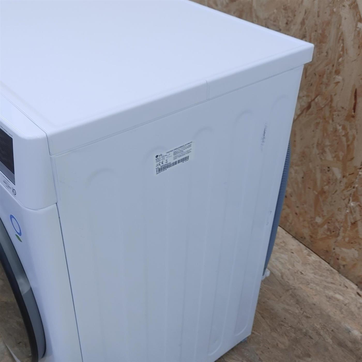 Lavatrice LG F4WV509SAE Carica frontale 9 kg 1400 Giri/min Bianco