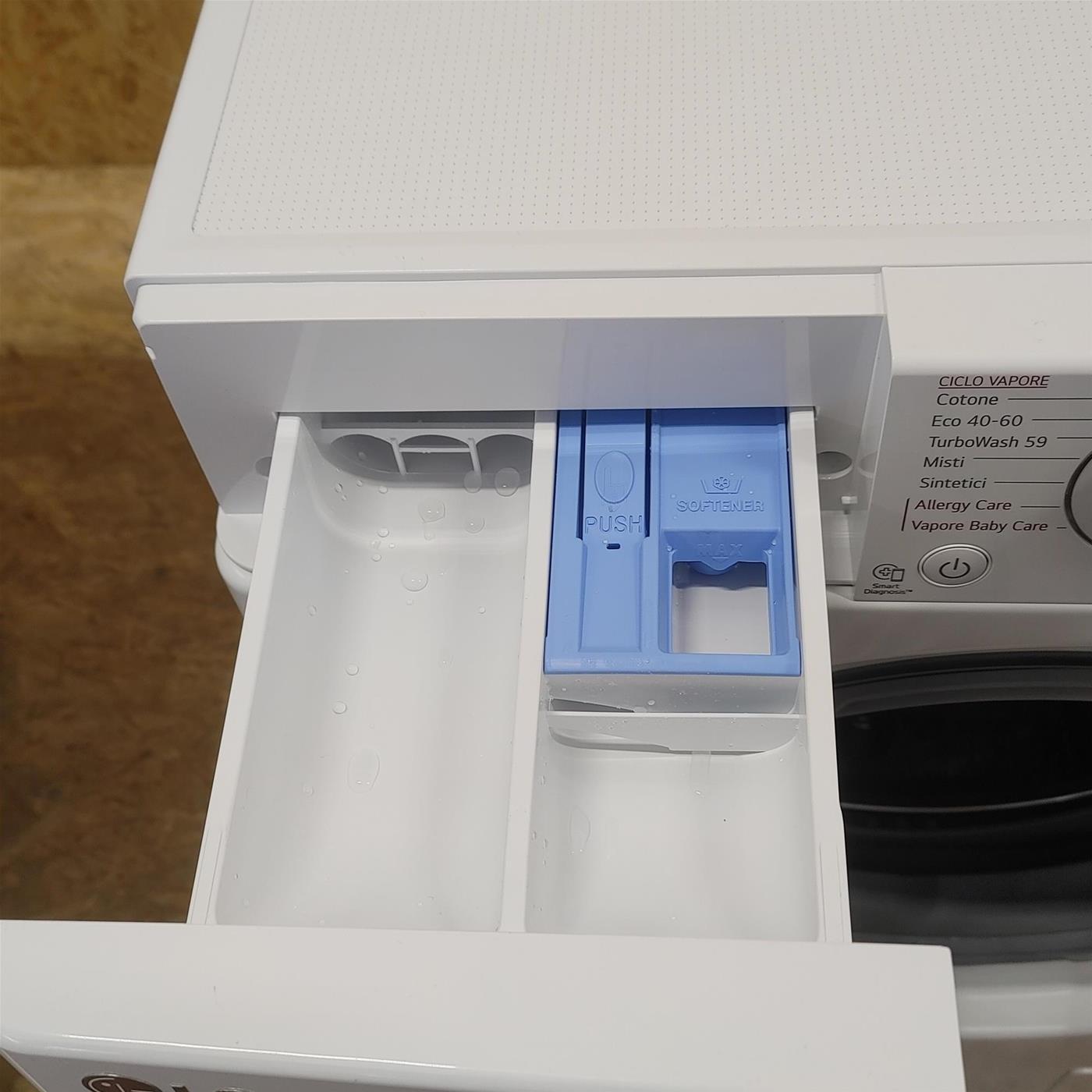 Lavatrice LG F4WV509SAE Carica frontale 9 kg 1400 Giri/min Bianco