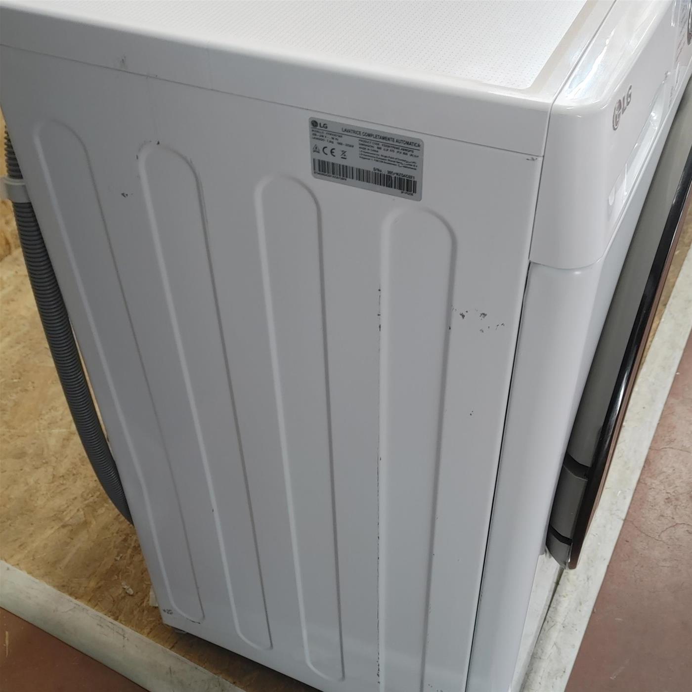 Lavatrice LG F2WV3S7S6E Carica frontale 7 kg 1200 Giri/min Bianco