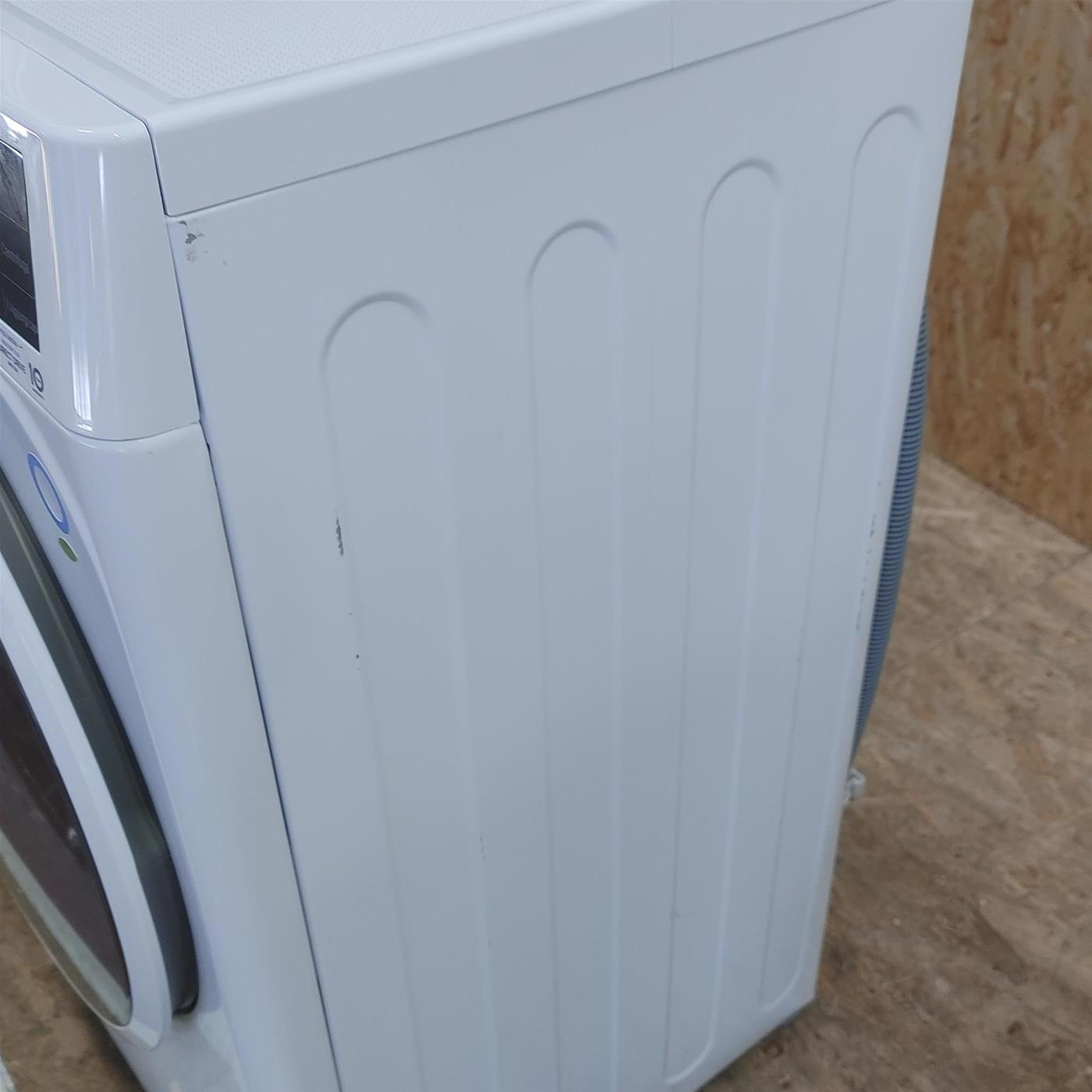 Lavatrice LG F2WV3S7SHE Caricamento frontale 7 kg 1200 Giri/min Bianco