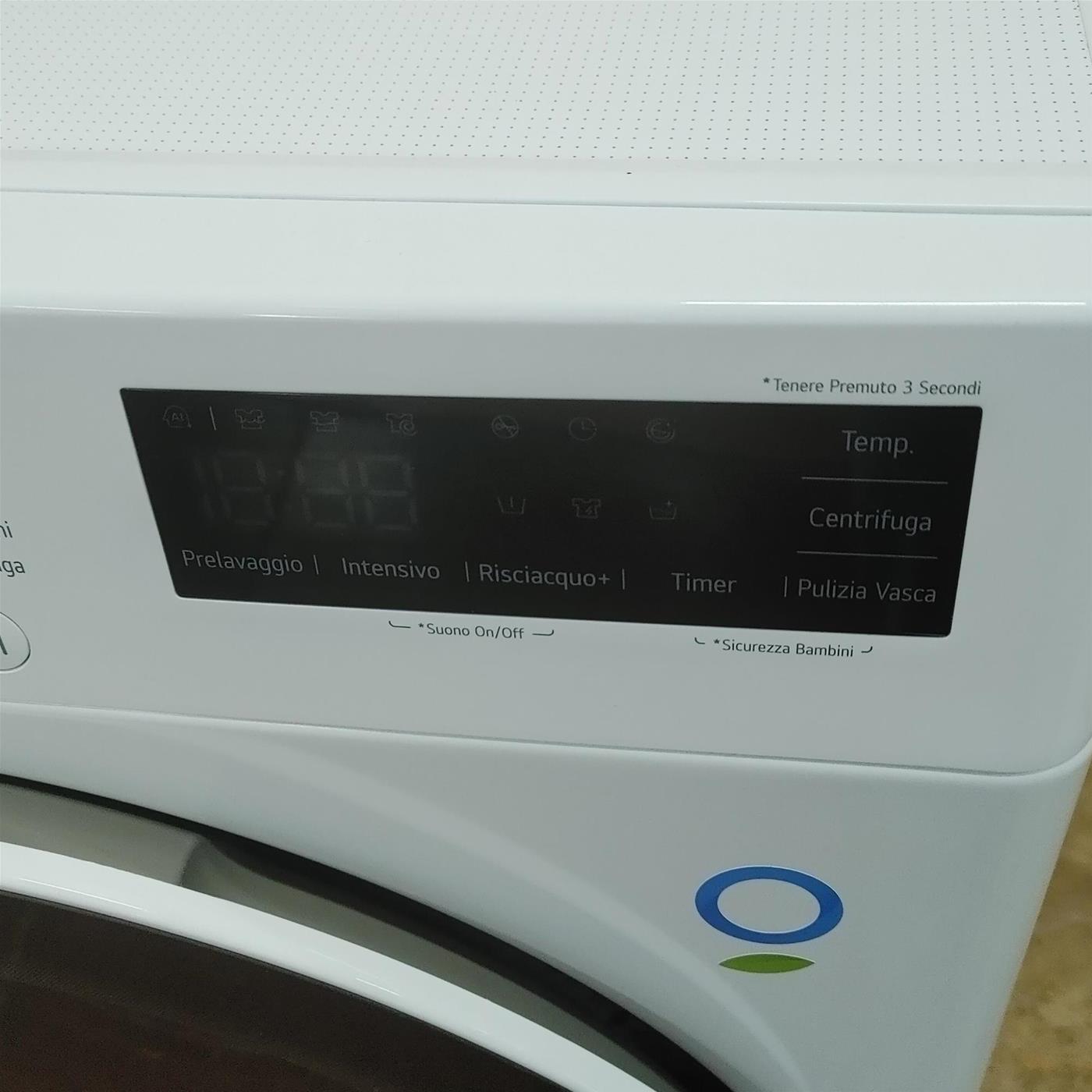 Lavatrice LG F4R5009TSWW Carica frontale 9 kg 1400 Giri/min Bianco