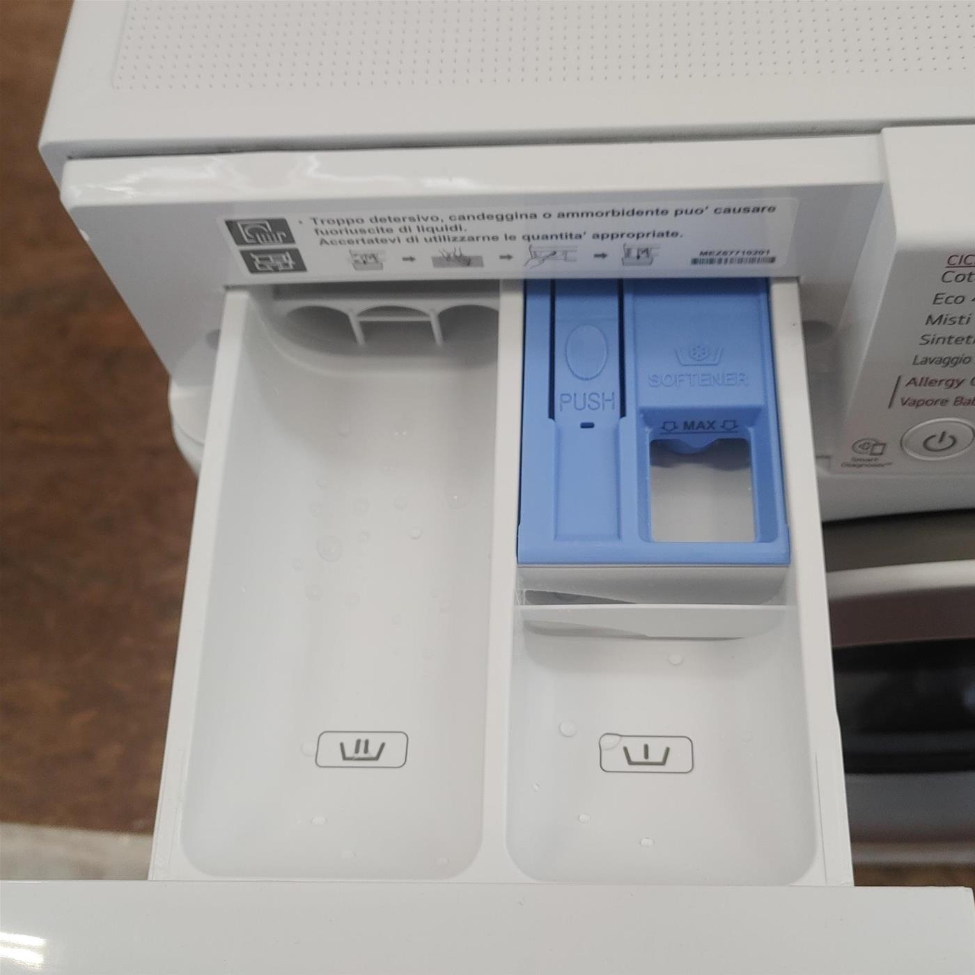 LG F4WV310S4E.ABWQWIS lavatrice Carica frontale 10,5 kg 1400 Giri/min Bianco