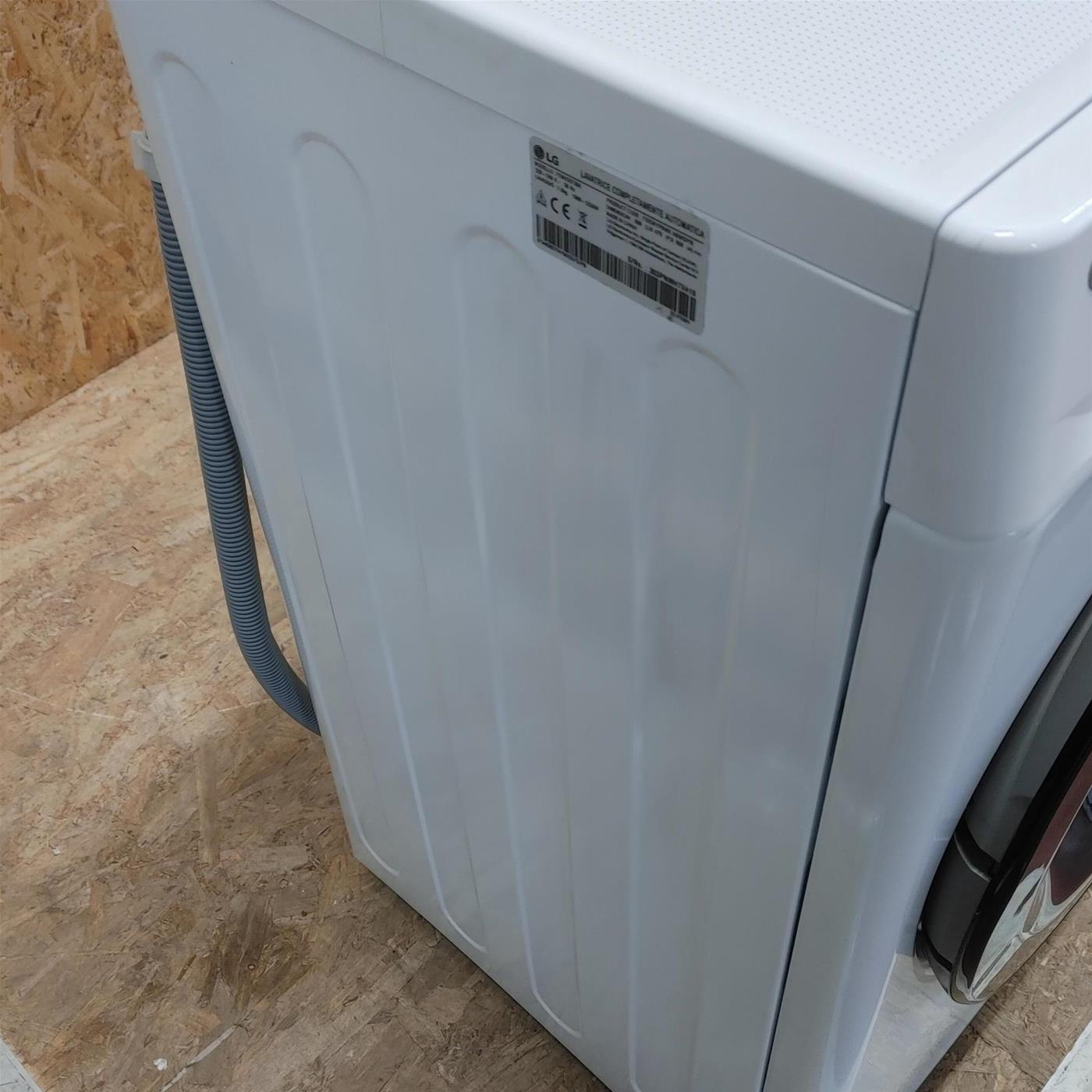 Lavatrice LG F2WV3S7S6E Carica frontale 7 kg 1200 Giri/min Bianco