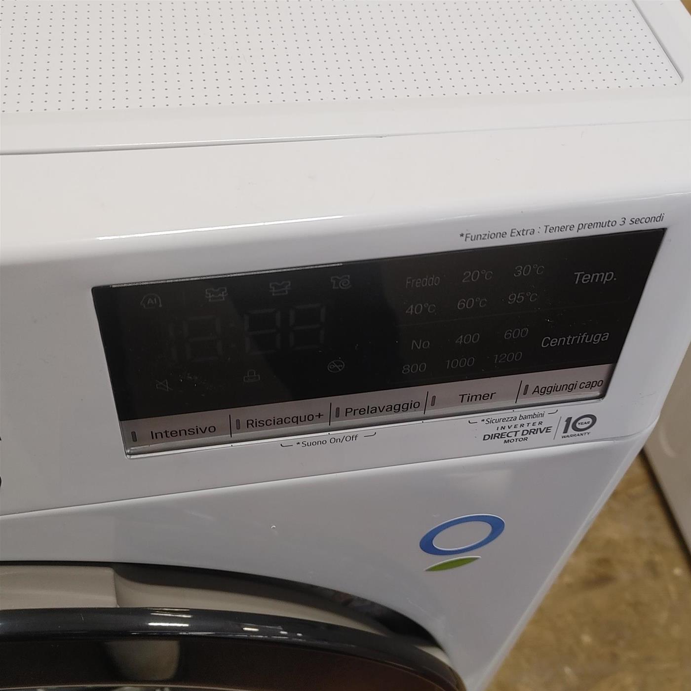 Lavatrice LG F2WV3S7S6E Carica frontale 7 kg 1200 Giri/min Bianco