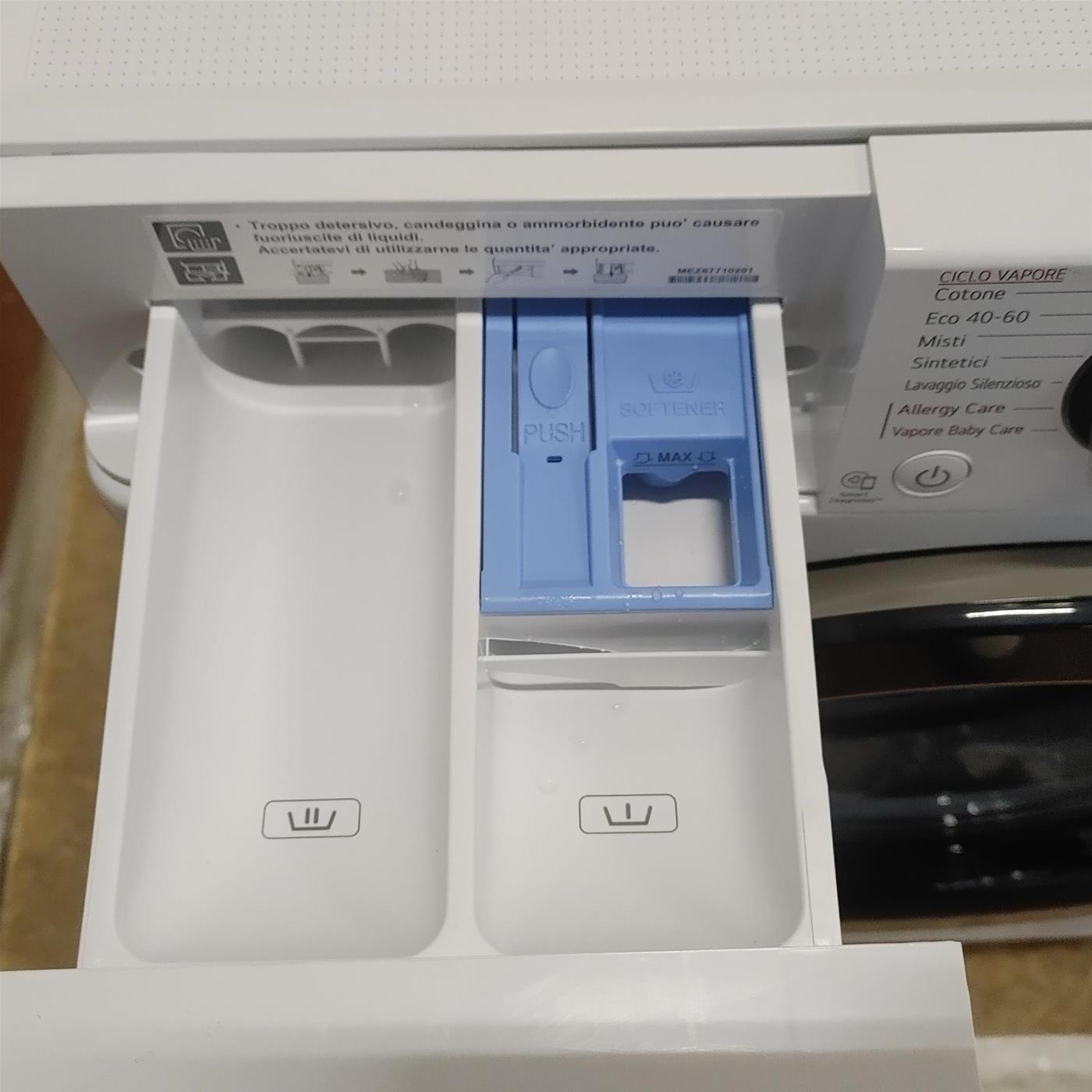 Lavatrice LG F2WV3S7S6E Carica frontale 7 kg 1200 Giri/min Bianco