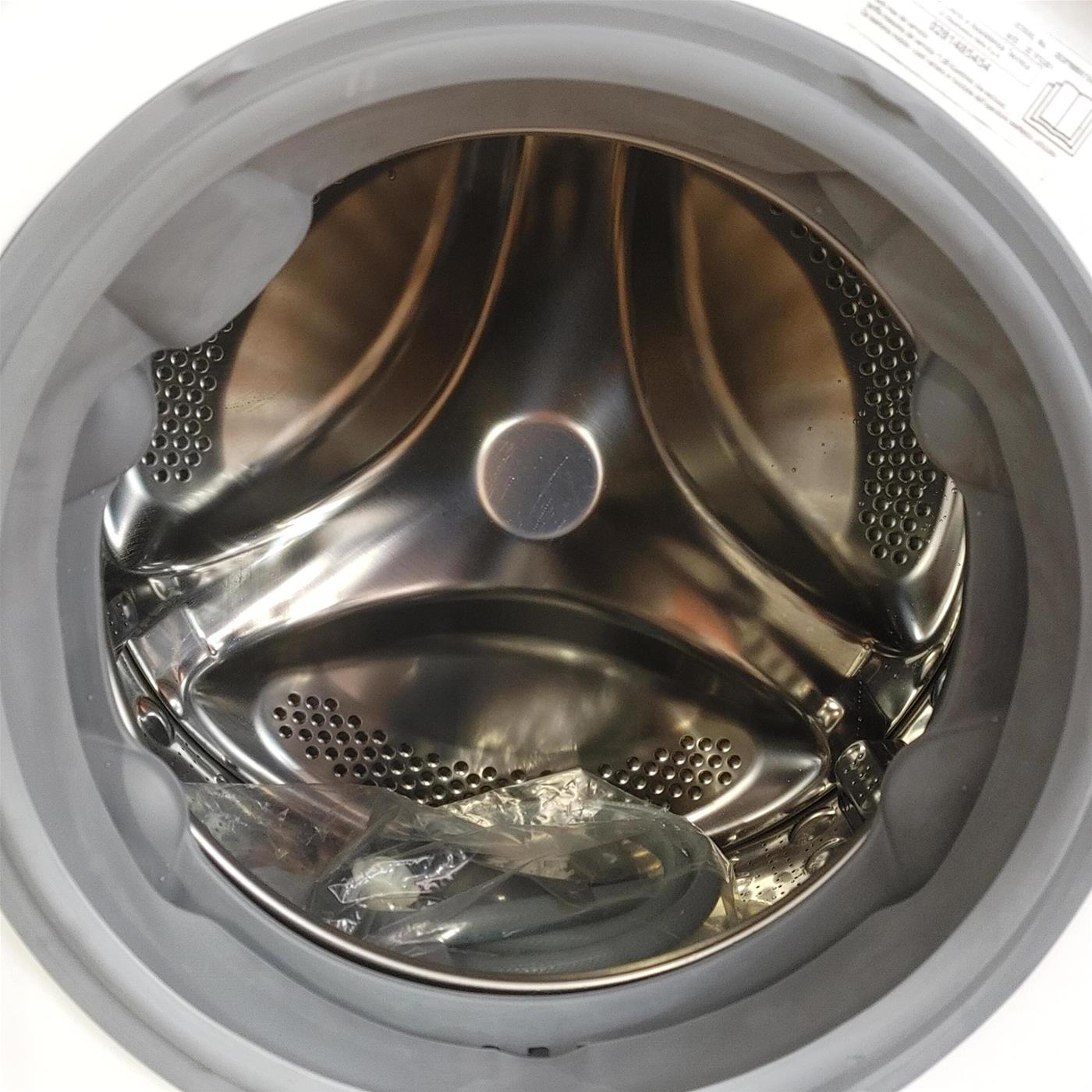 Lavatrice LG F2WV3S7S6E Carica frontale 7 kg 1200 Giri/min Bianco