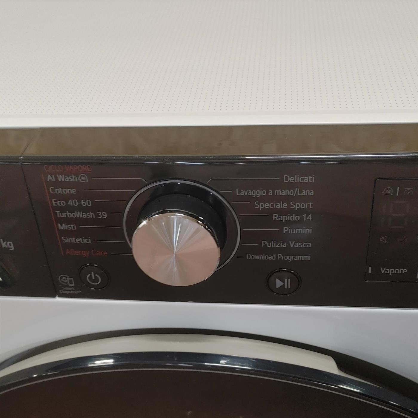 Lavatrice LG F4R7511TSWB Carica frontale 11 kg 1400 Giri/min Bianco