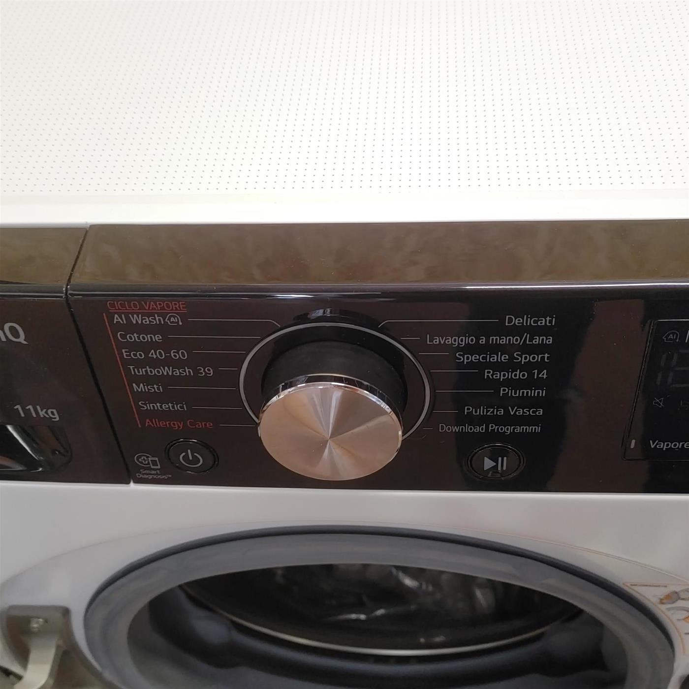 Lavatrice LG F4R7511TSWB Carica frontale 11 kg 1400 Giri/min Bianco