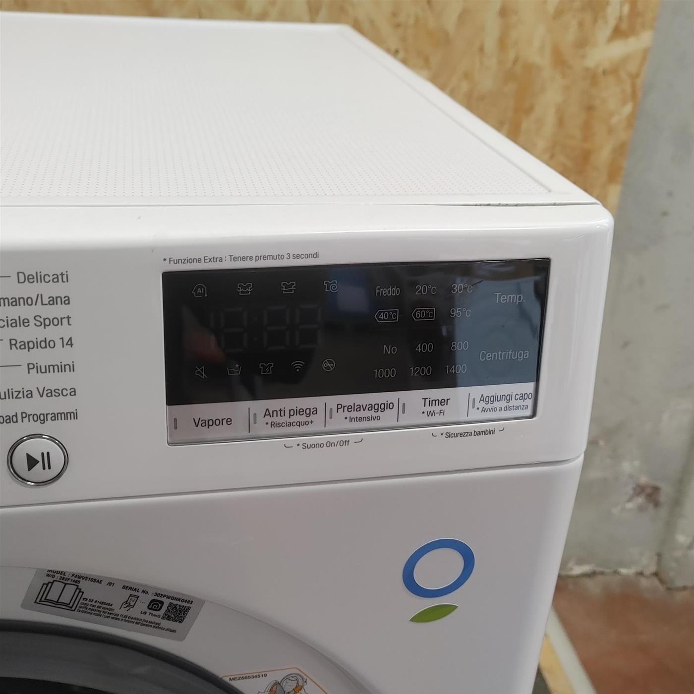 Lavatrice LG F4WV710P1 10,5 kg + Lavatrice carica dall'alto F8K5XN3 2 kg