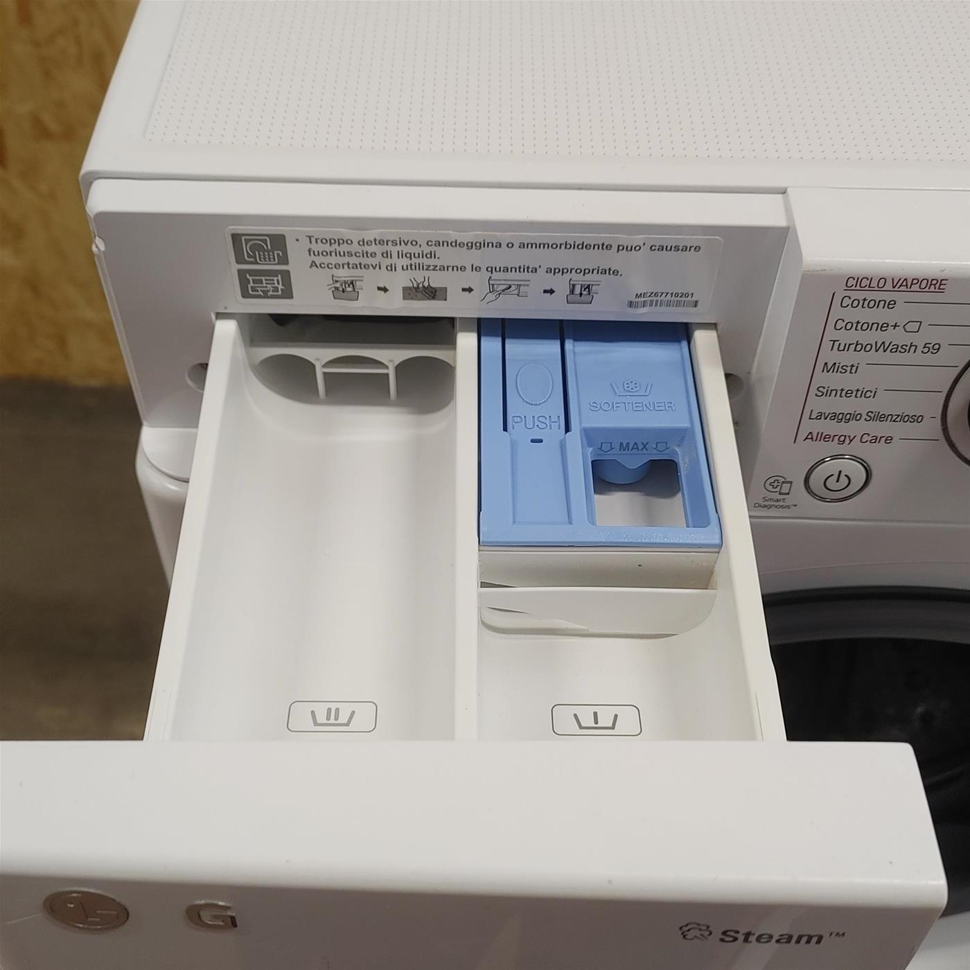 Lavatrice LG F4WV710P1 10,5 kg + Lavatrice carica dall'alto F8K5XN3 2 kg