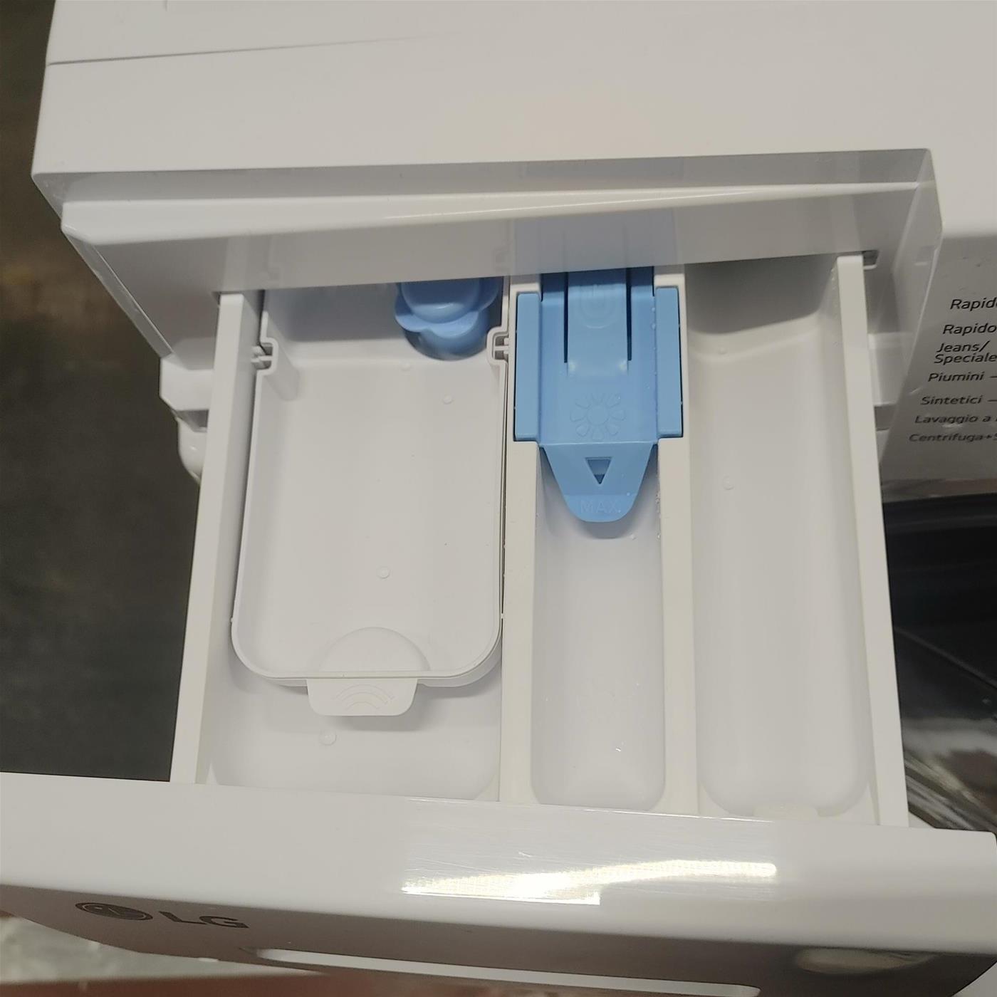 Lavatrice LG F2WM308S0E Carica frontale 8 kg 1200 Giri/min Bianco