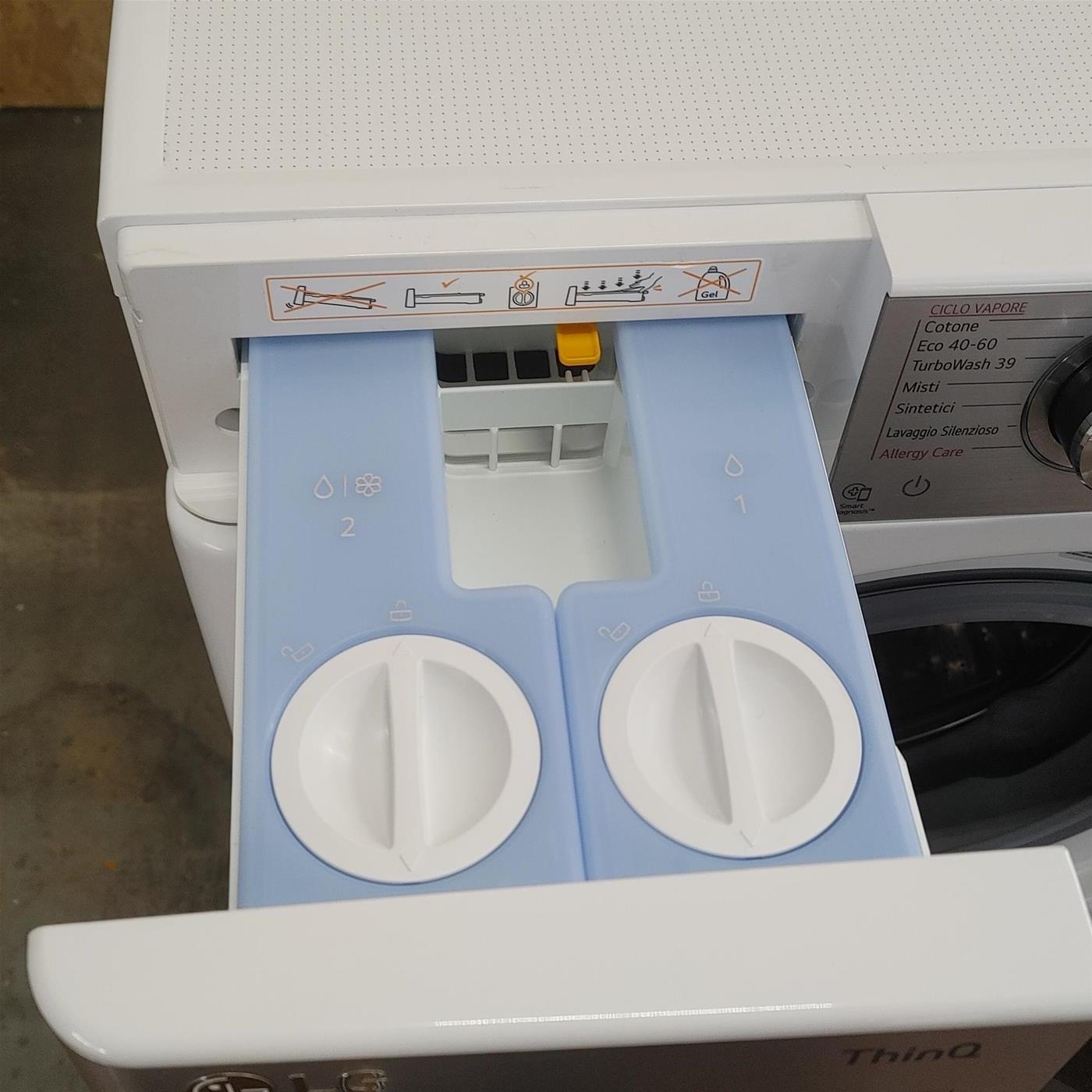Lavatrice LG F4WV912P2EA Carica frontale 12 kg 1400 Giri/min Bianco