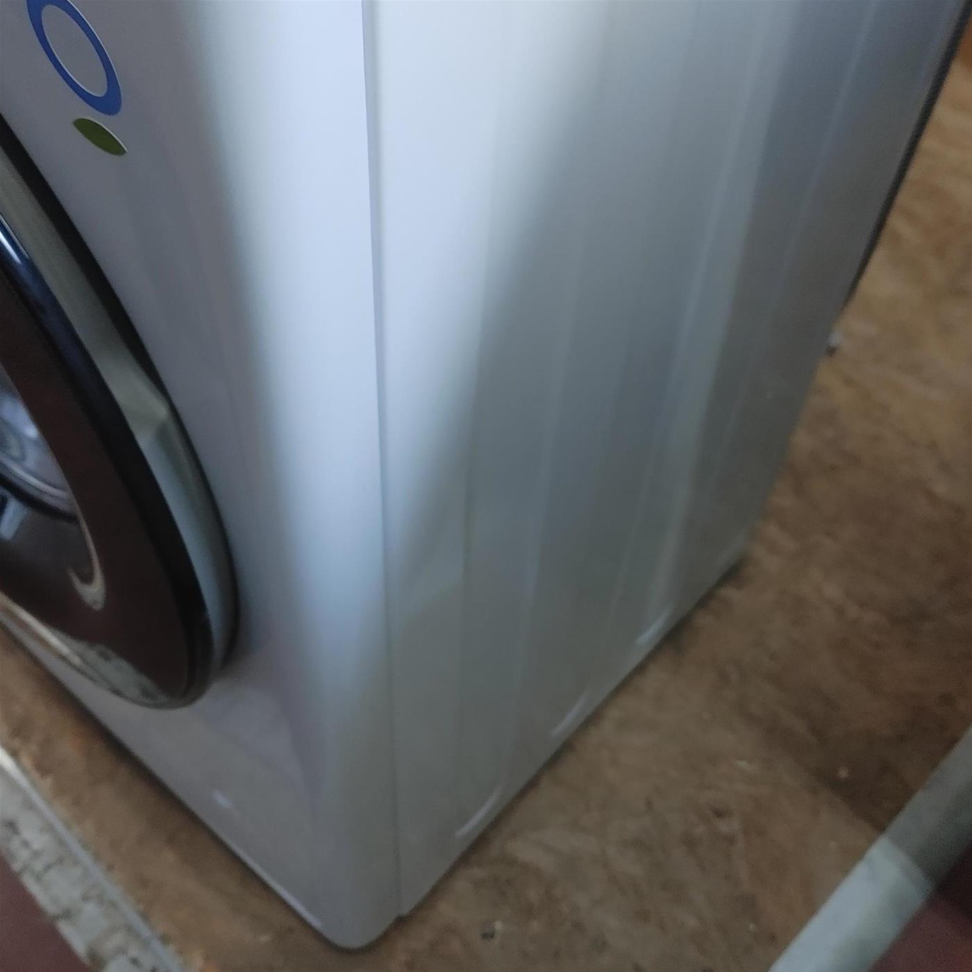 Lavatrice LG F2WV3S7S6E Carica frontale 7 kg 1200 Giri/min Bianco