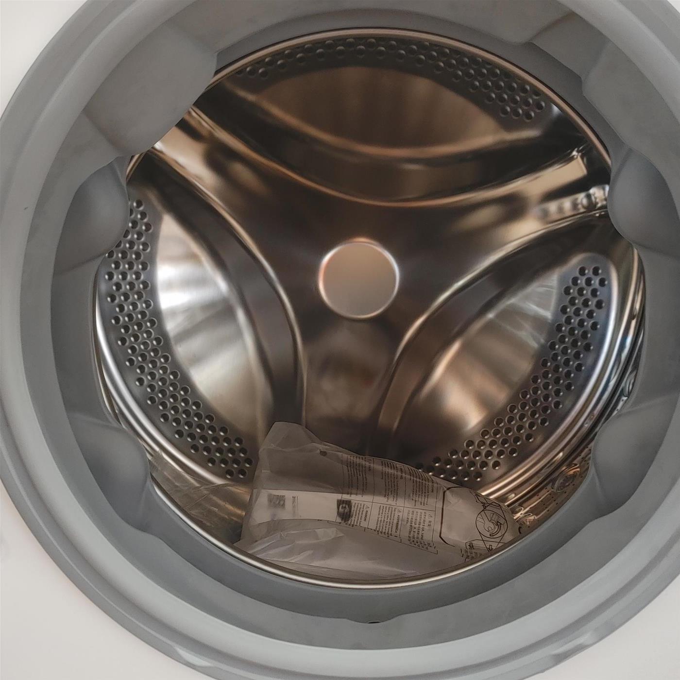 Lavatrice LG F2WV3S7S6E Carica frontale 7 kg 1200 Giri/min Bianco