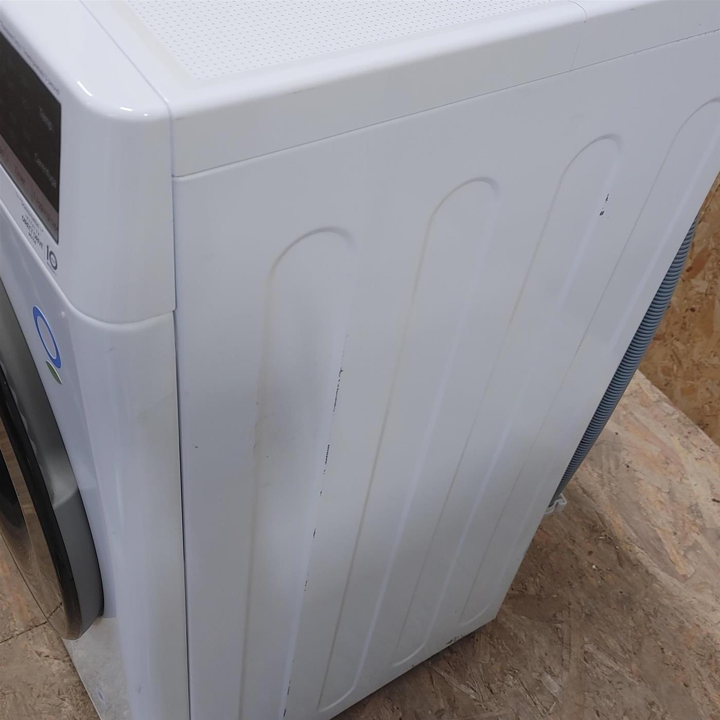 Lavatrice LG F2WV3S7S6E Carica frontale 7 kg 1200 Giri/min Bianco