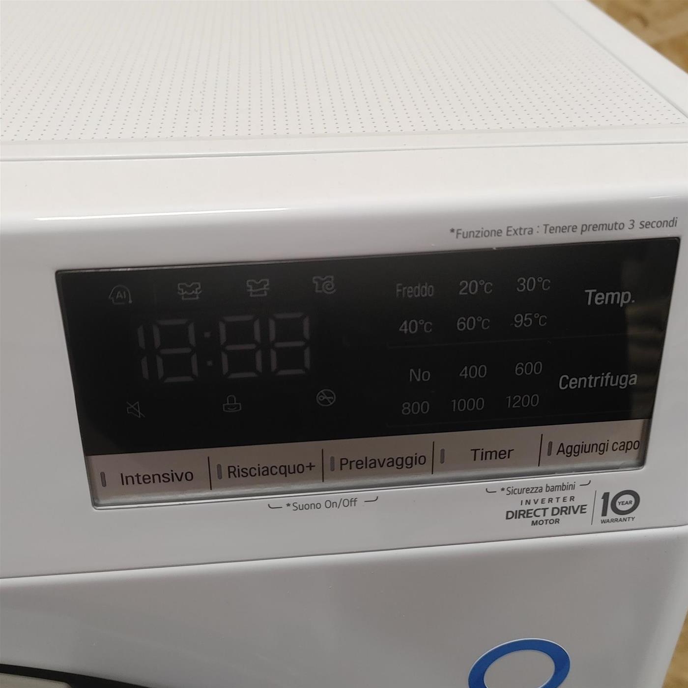 Lavatrice LG F2WV3S7S6E Carica frontale 7 kg 1200 Giri/min Bianco