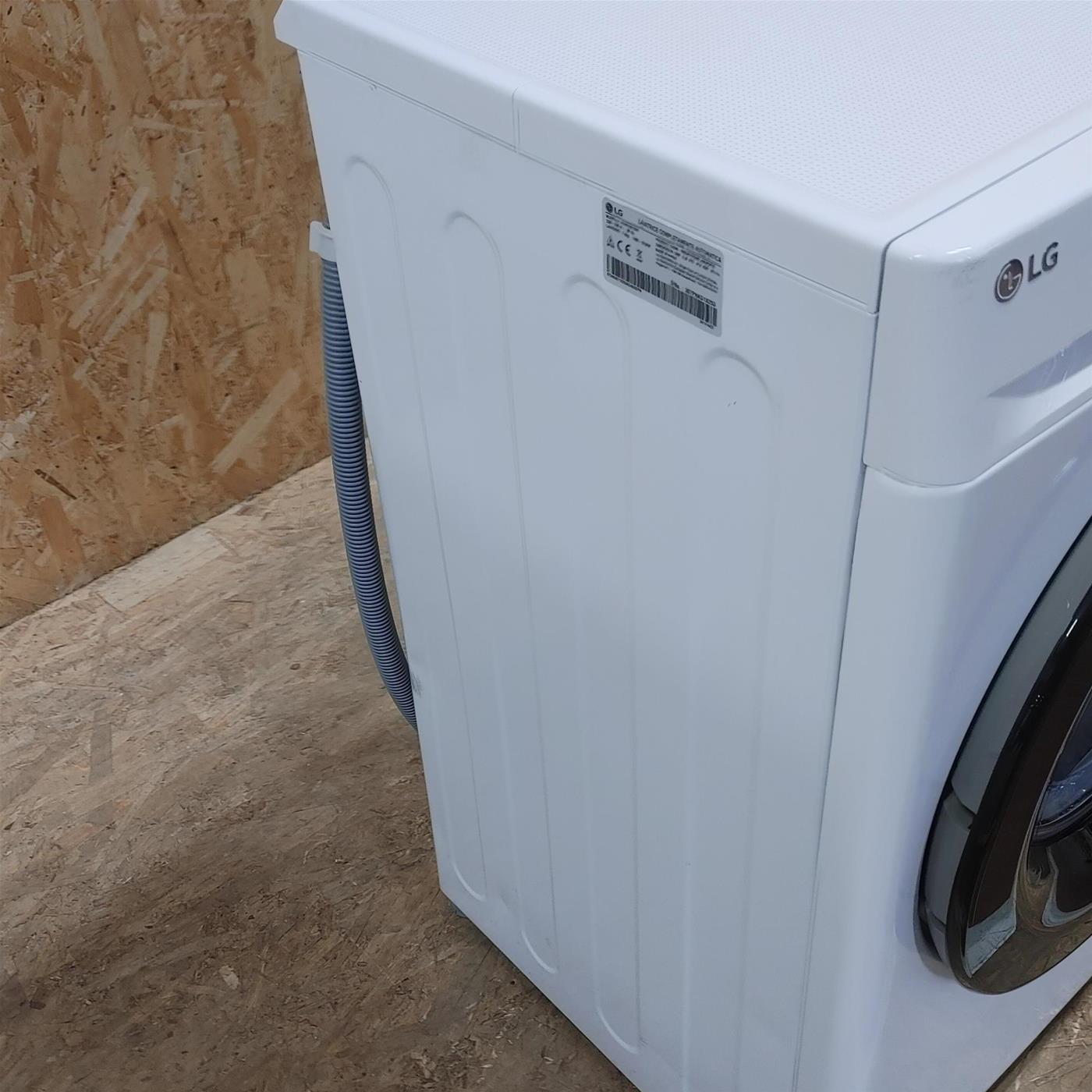 Lavatrice LG F2WV3S7S6E Carica frontale 7 kg 1200 Giri/min Bianco