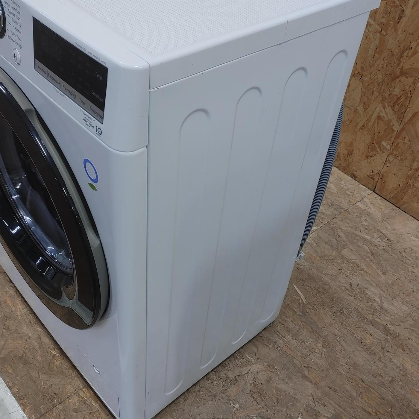 Lavatrice LG F2WV3S7S6E Carica frontale 7 kg 1200 Giri/min Bianco