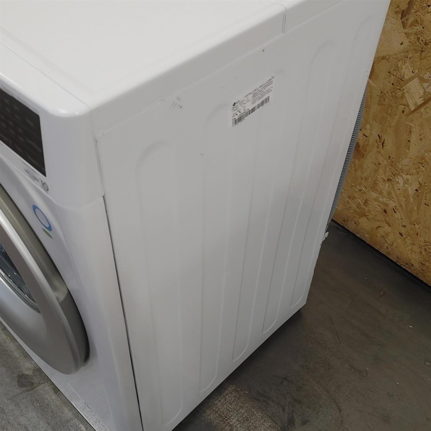 Lavatrice LG F4WV309S4E Carica frontale 9 kg 1400 Giri/min Bianco
