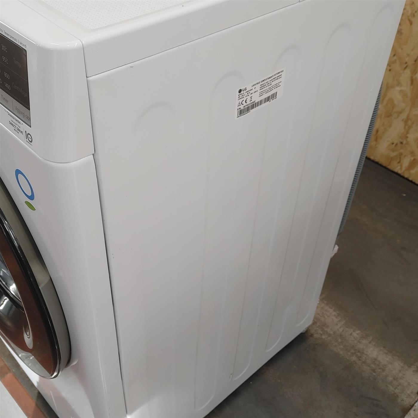 LG F4WV310SAE lavatrice Caricamento frontale 10,5 kg 1400 Giri/min A Bianco