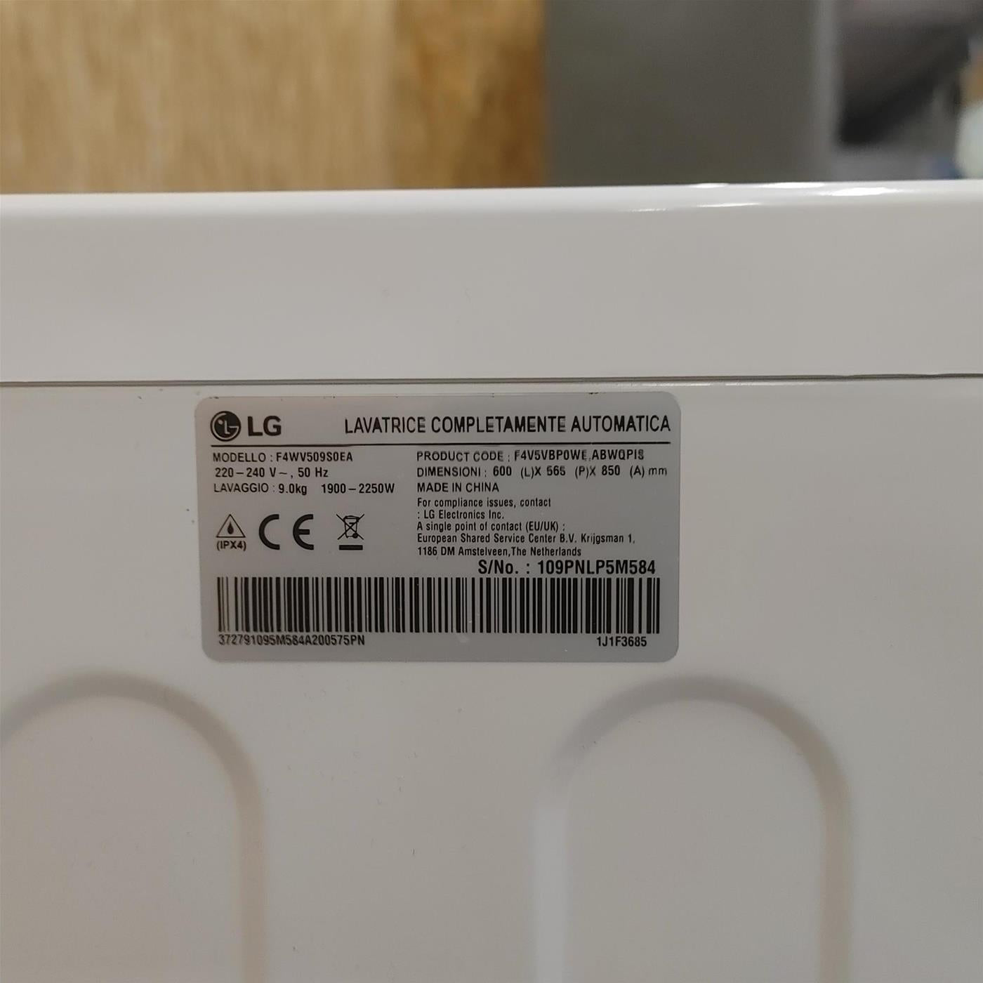 LG F4WV509S0EA Lavatrice 9kg AI DD, Classe B, 1400 giri, TurboWash, Autodosaggio