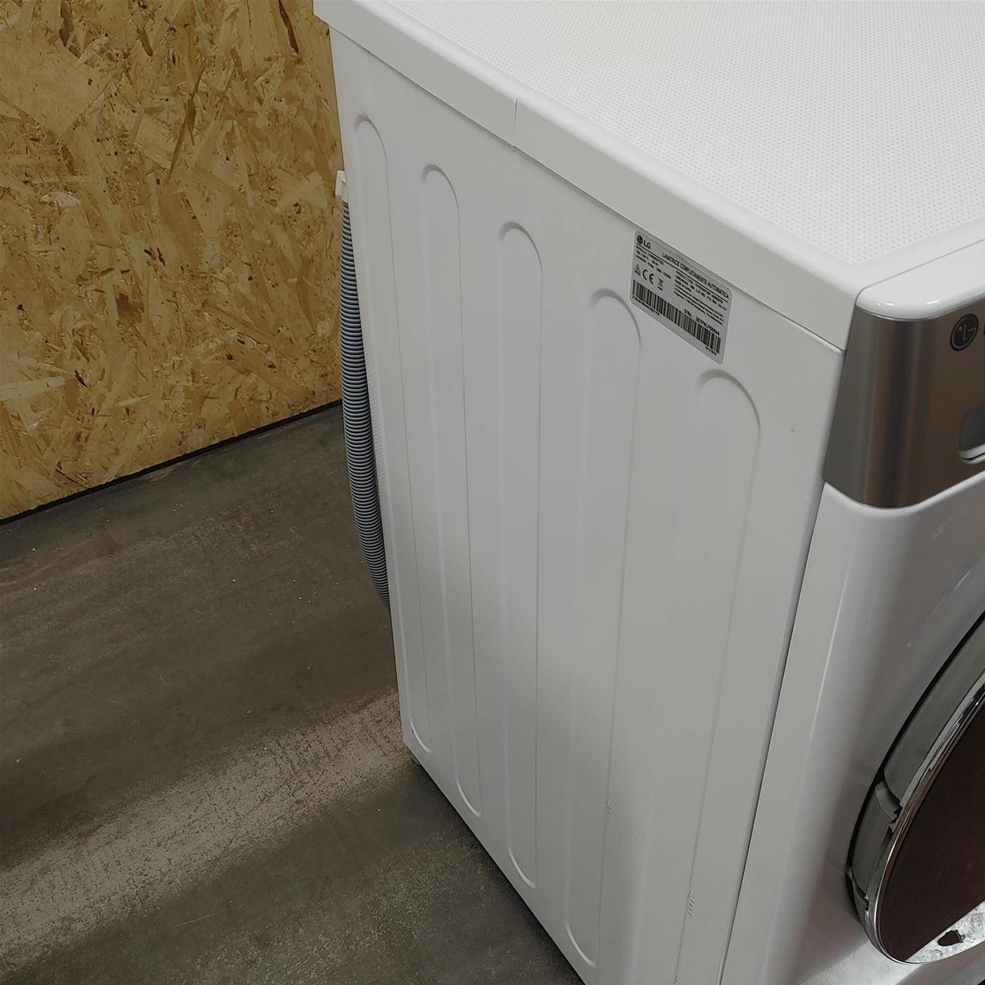 Lavatrice LG F4R9009TPWC Carica frontale 9 kg 1400 Giri/min Bianco