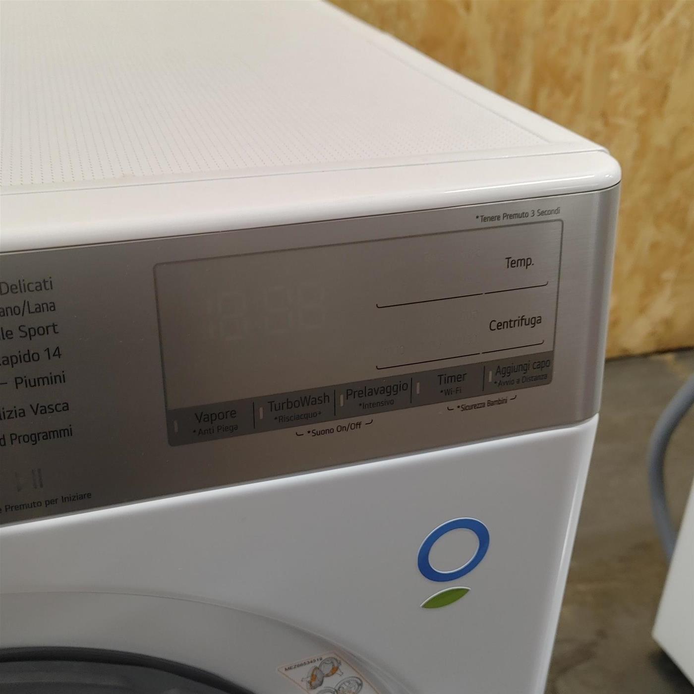 Lavatrice LG F4R9009TPWC Carica frontale 9 kg 1400 Giri/min Bianco