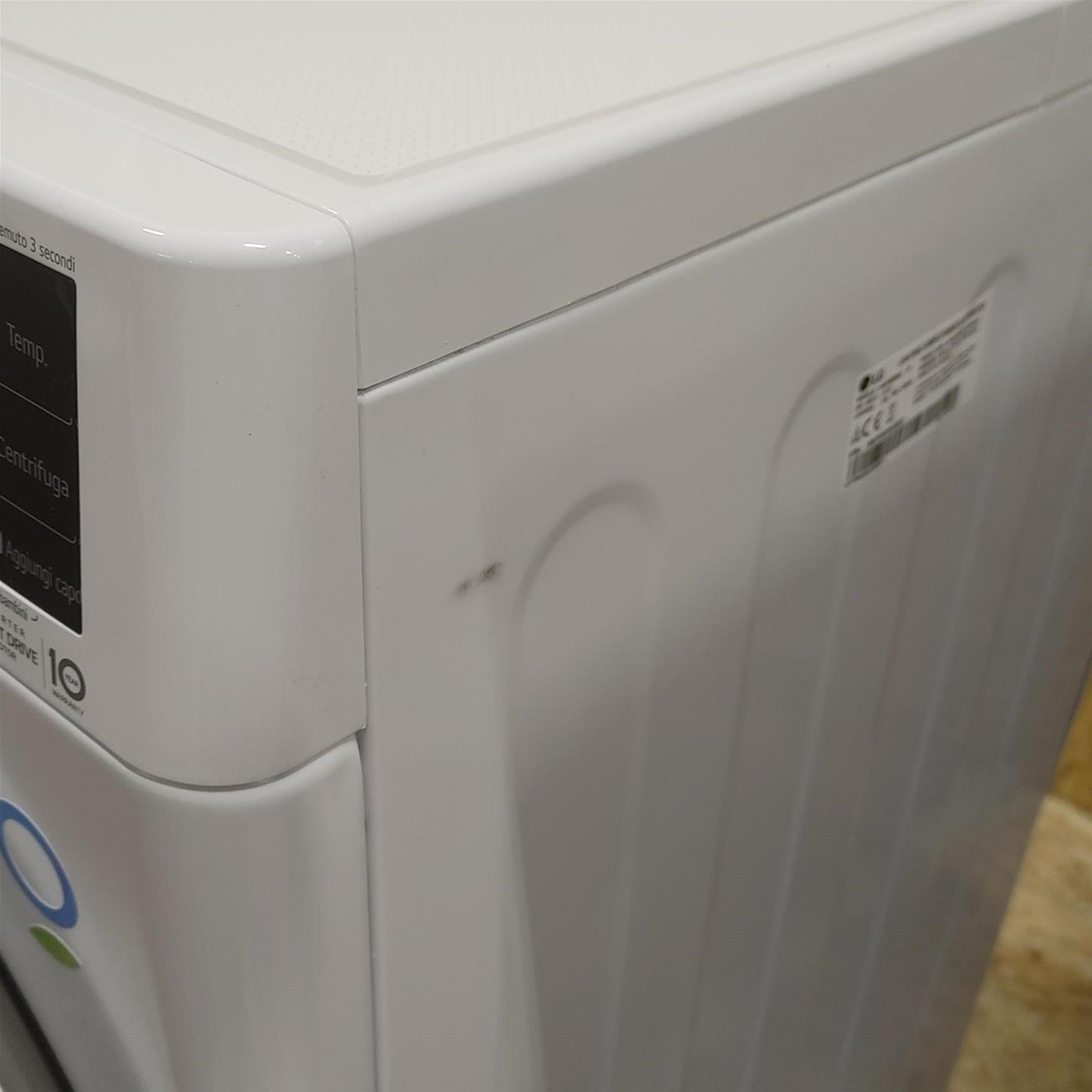 Lavatrice LG F4WV309S3AA Carica frontale 9 kg 1400 Giri/min Bianco