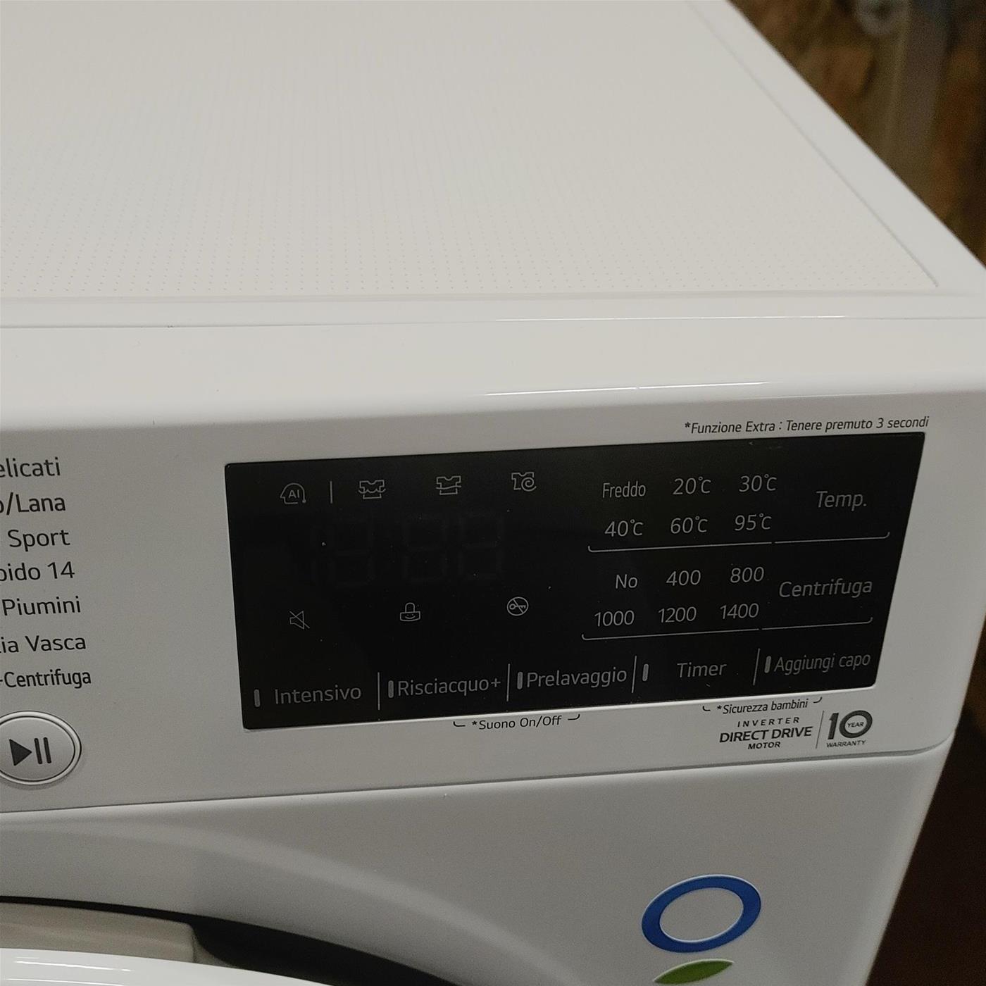 Lavatrice LG F4WV309S3AA Carica frontale 9 kg 1400 Giri/min Bianco