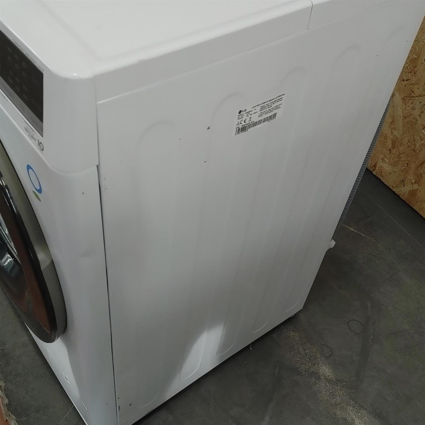 Lavatrice LG F4WV309S6E Carica frontale 9 kg 1400 Giri/min Bianco
