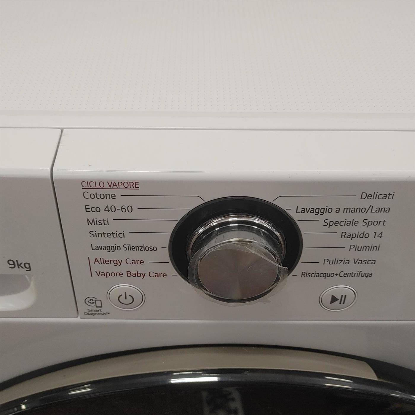 Lavatrice LG F4WV309SAE Carica frontale 9 kg 1400 Giri/min Bianco