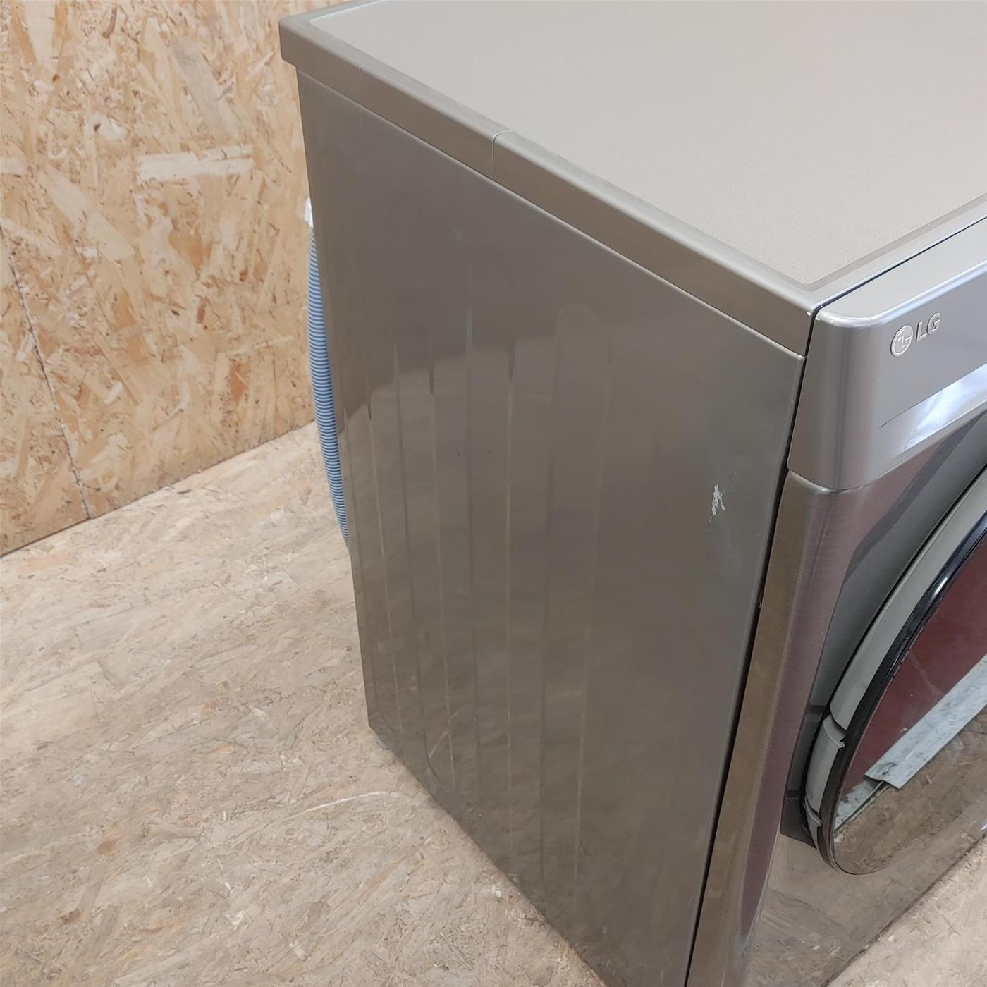 Lavatrice LG F4WV310S6PE Caricamento frontale 10,5 kg 1400 Giri/min Acciaio inox