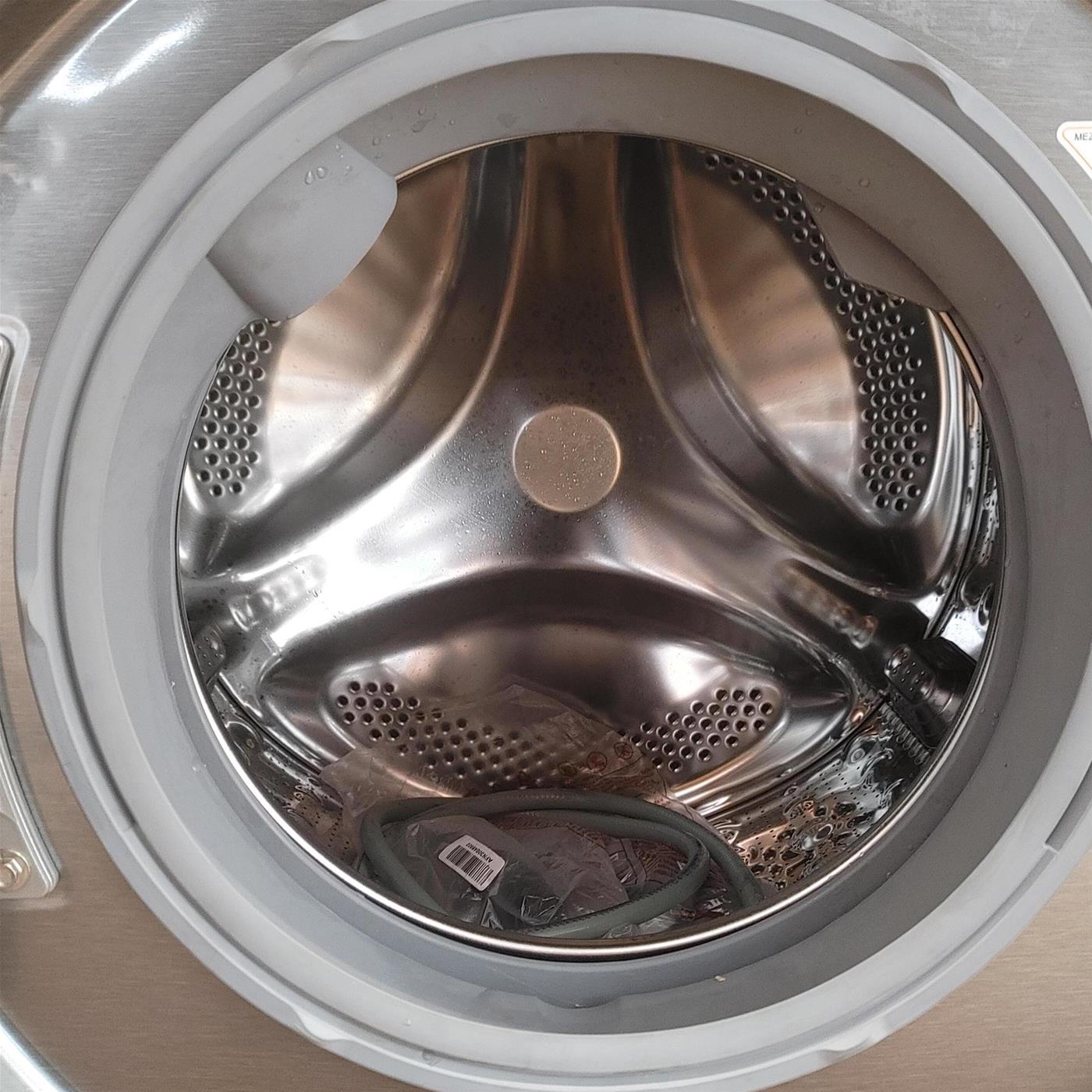 Lavatrice LG F4WV310S6PE Caricamento frontale 10,5 kg 1400 Giri/min Acciaio inox