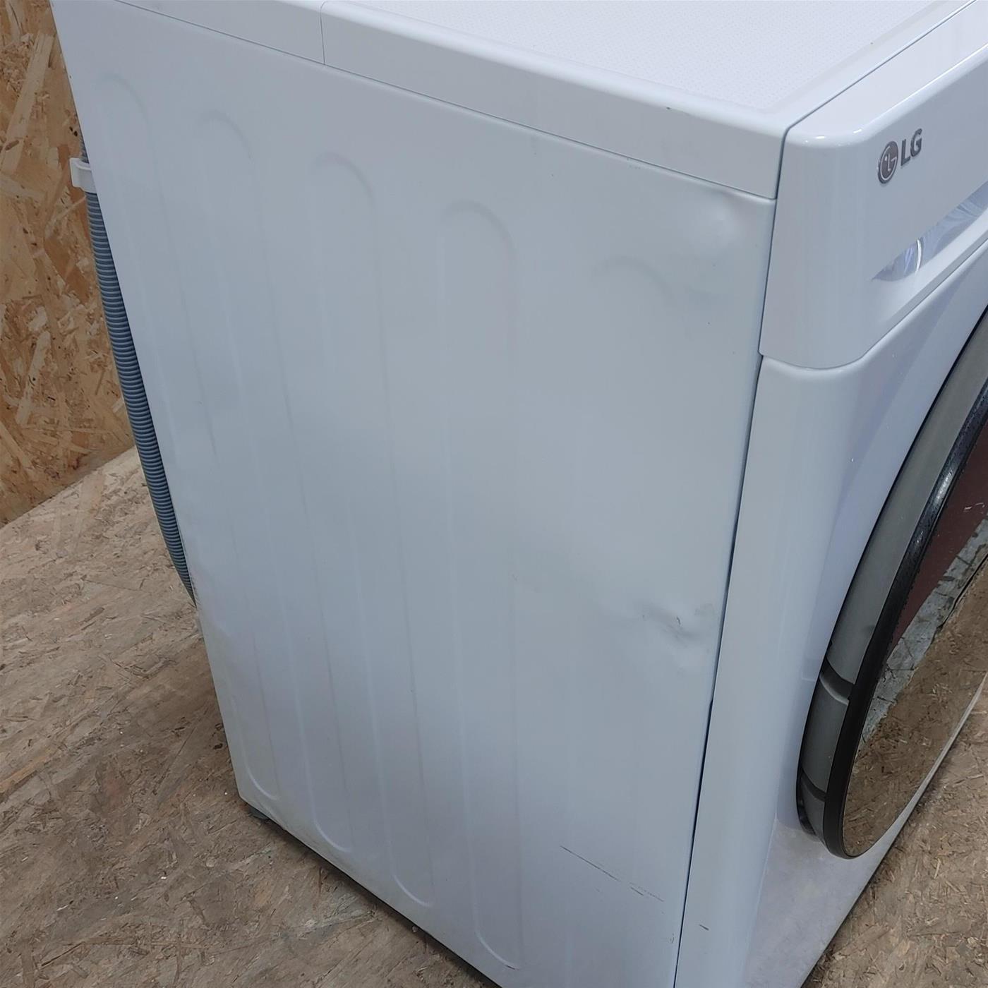 Lavatrice LG F4WV509SAE Carica frontale 9 kg 1400 Giri/min Bianco