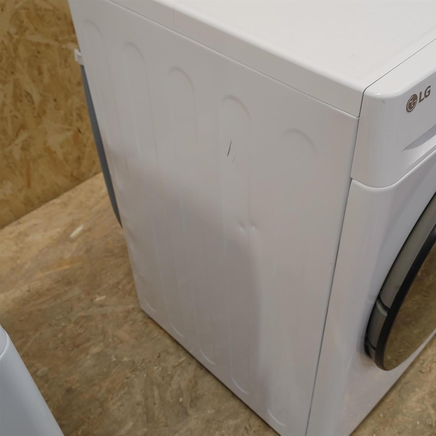 Lavatrice LG F4WV509SAE Carica frontale 9 kg 1400 Giri/min Bianco