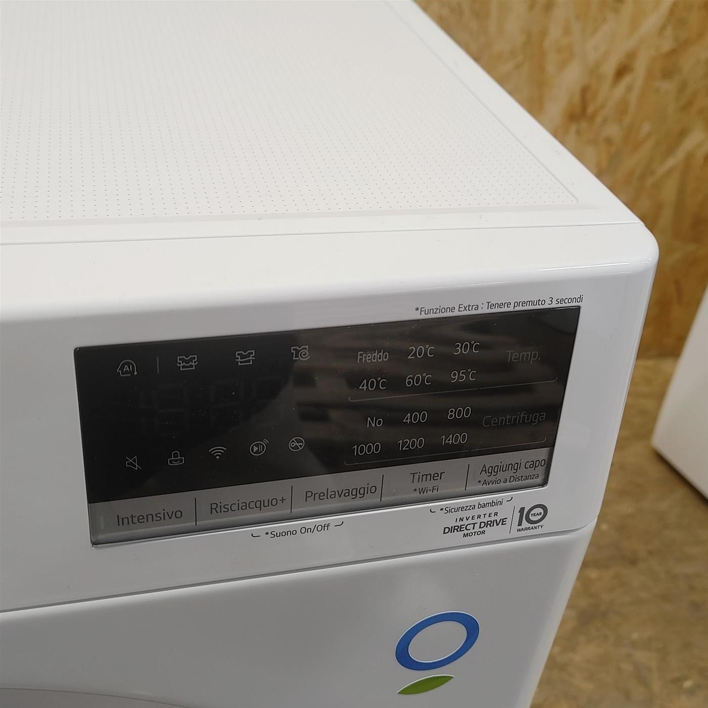 Lavatrice LG F4WV509SAE Carica frontale 9 kg 1400 Giri/min Bianco